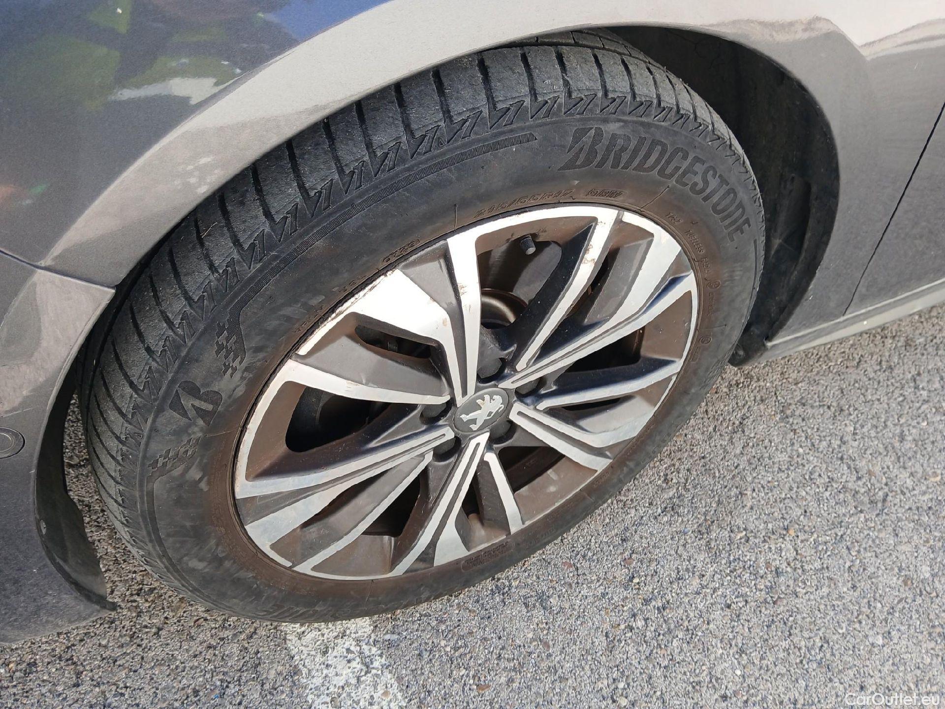  Peugeot  508 PEUGEOT  Hybrid / 2018 / 5P / berlina con portón 5P Allure HYBRID 225 e-EAT8 #11