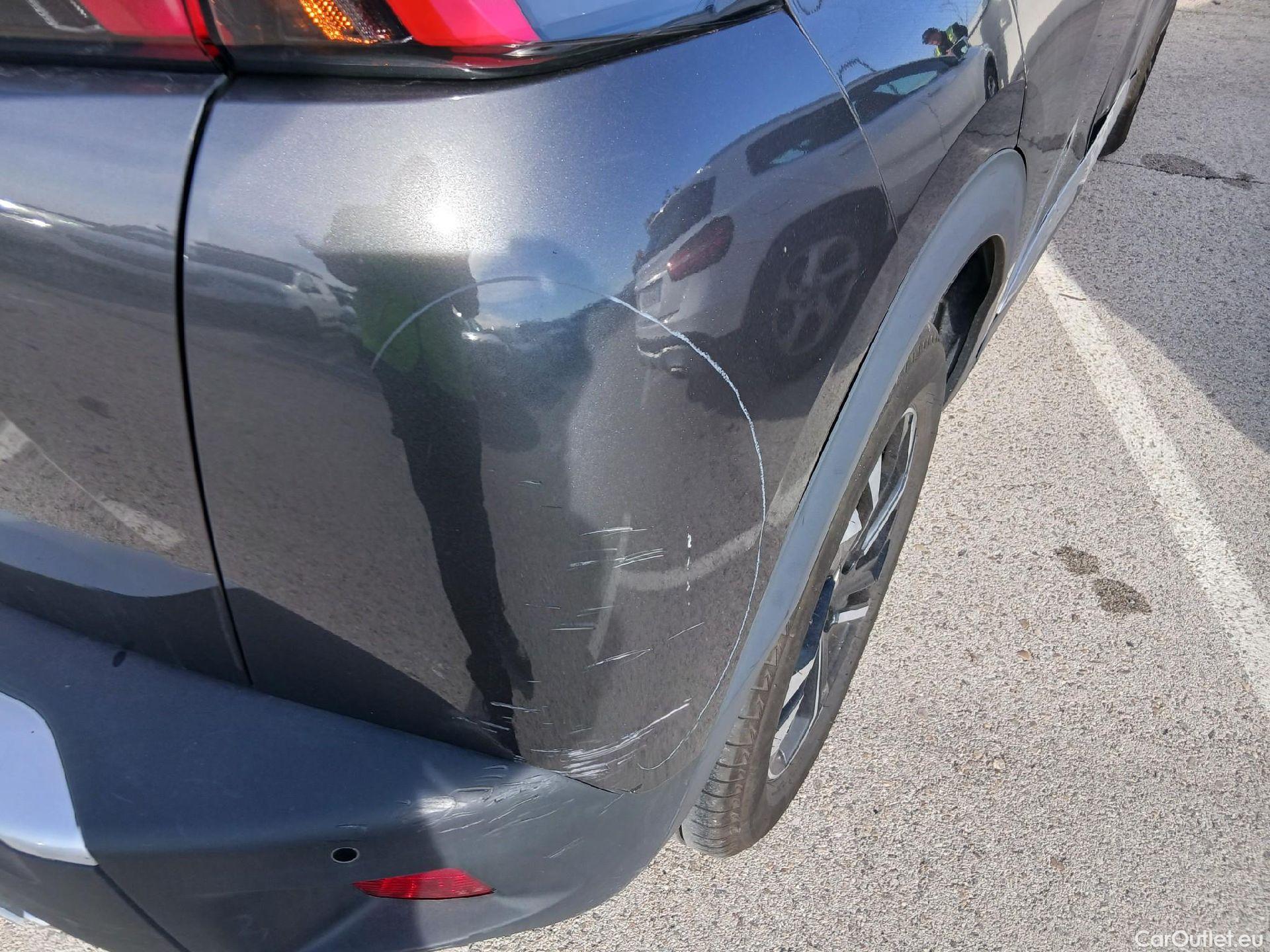  Peugeot  2008 PEUGEOT  / 2019 / 5P / todoterreno Allure Pack Puretech 130 S&S EAT8 (AC2) #27