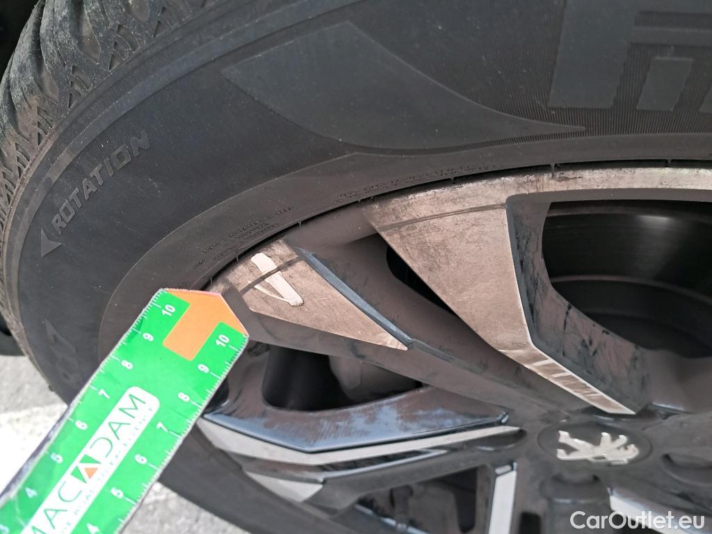  Peugeot  2008 PEUGEOT  / 2019 / 5P / todoterreno Allure BlueHDI 81kW (110CV) #2