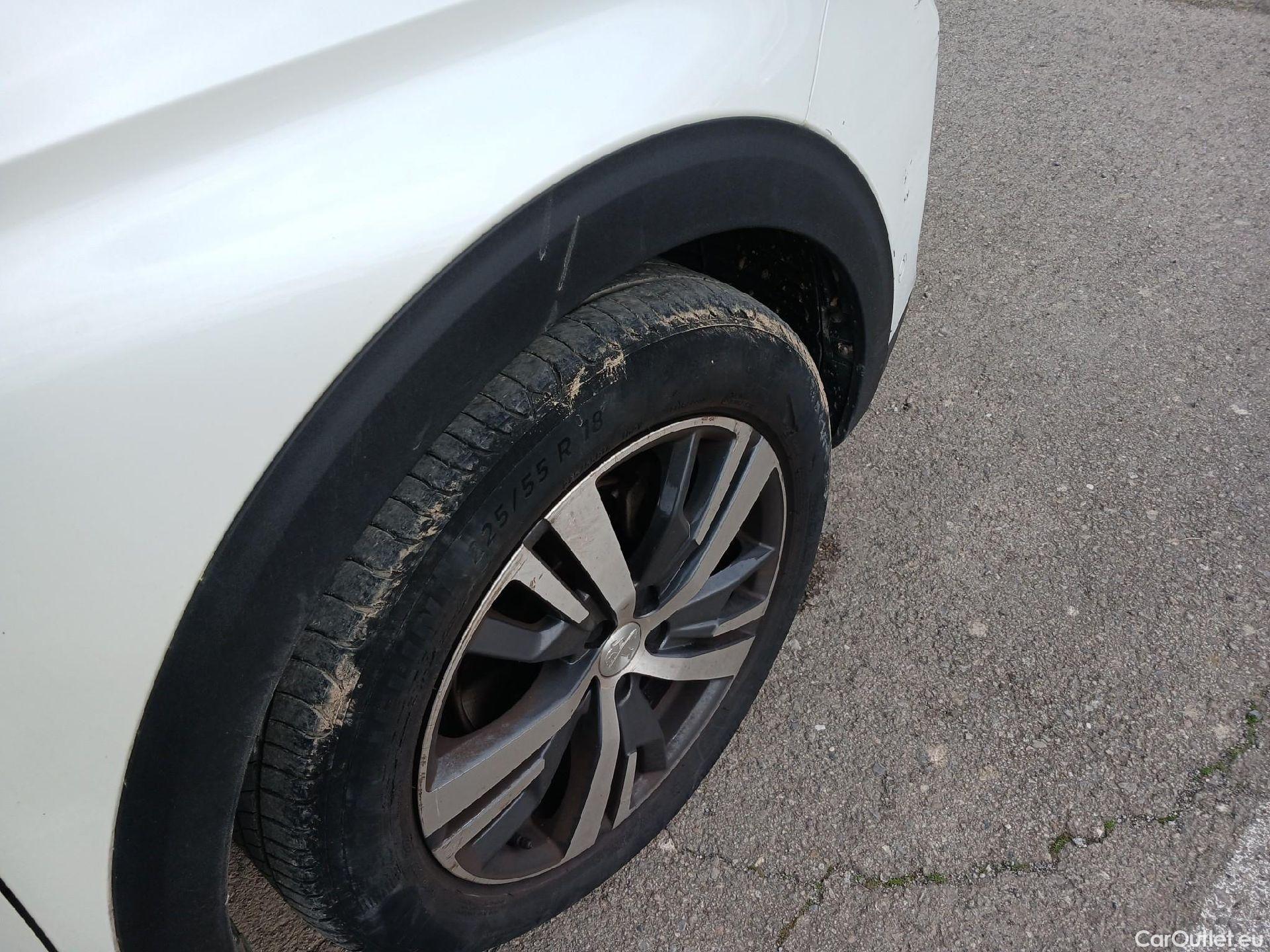  Peugeot  3008 PEUGEOT  / 2020 / 5P / todoterreno 1.5 BlueHDi 96kW S&S Allure Pack EAT8 #25