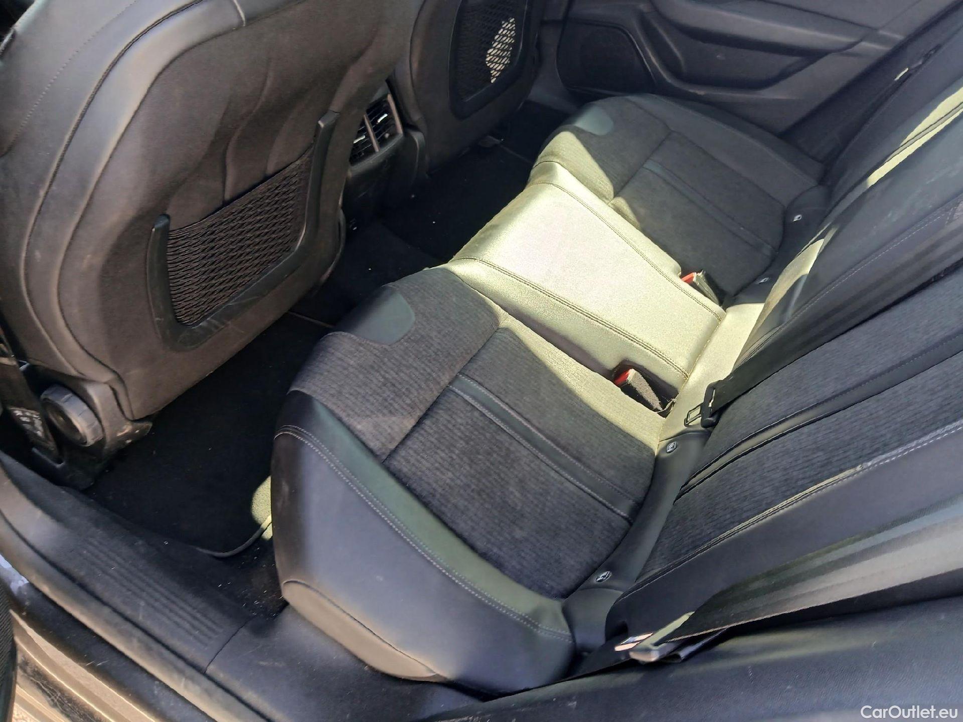  Peugeot  508 PEUGEOT  Hybrid / 2018 / 5P / berlina con portón 5P Allure HYBRID 225 e-EAT8 #38