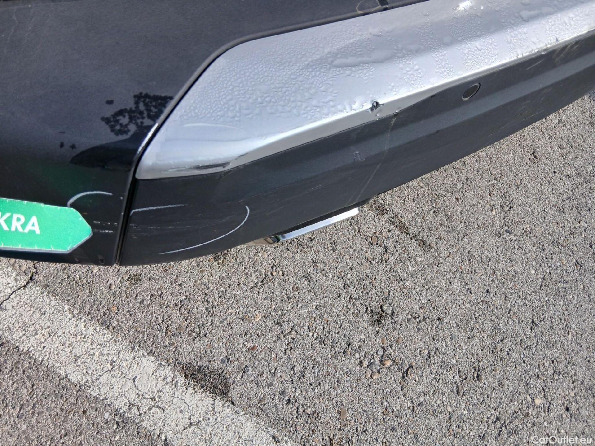  Peugeot  2008 PEUGEOT  / 2019 / 5P / todoterreno Allure Pack Puretech 130 S&S EAT8 (AC2) #23