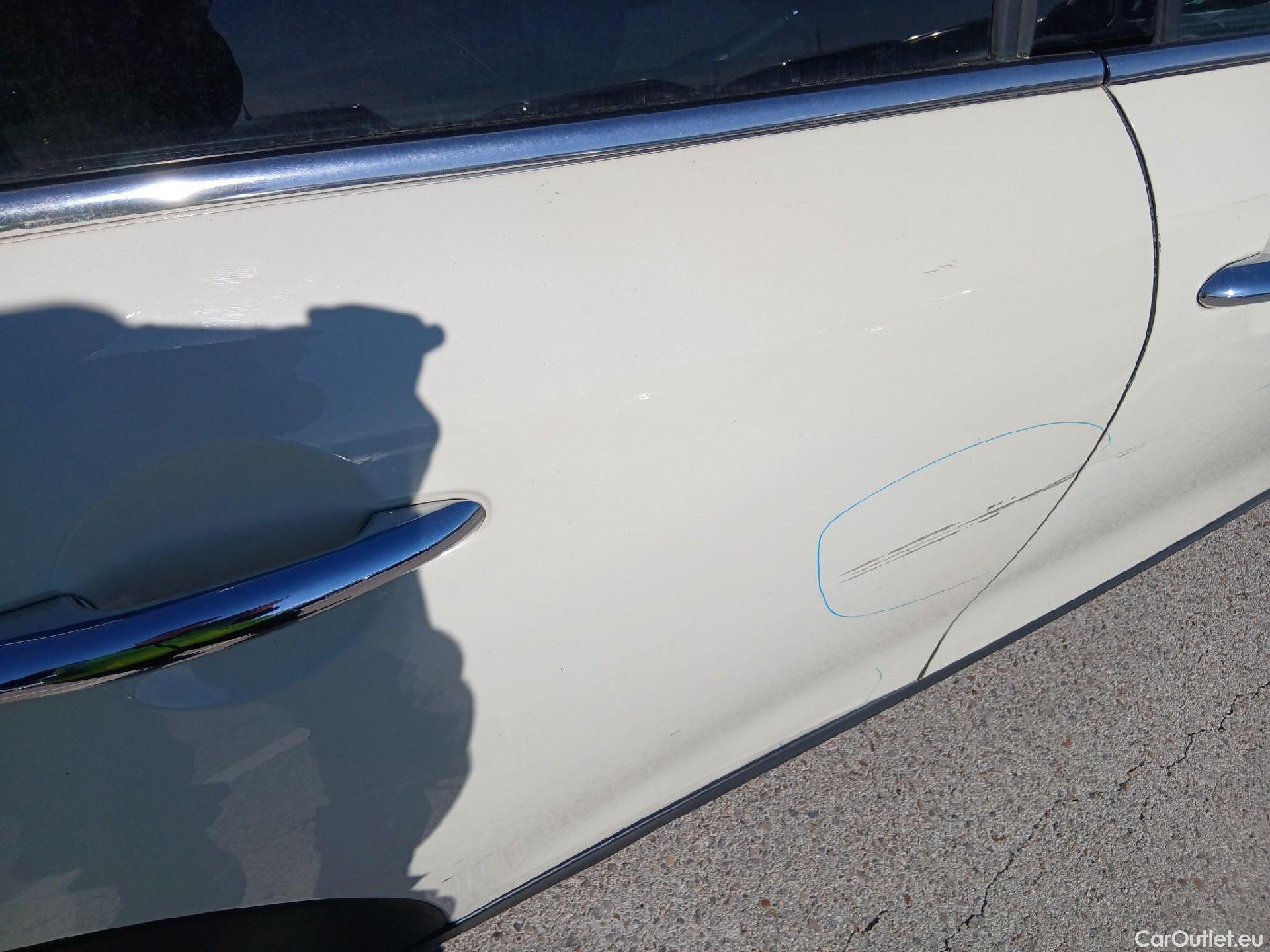  Mini  Cooper MINI MINI / 2014 / 5P / berlina con portón ONE 5 PUERTAS (CX) #40