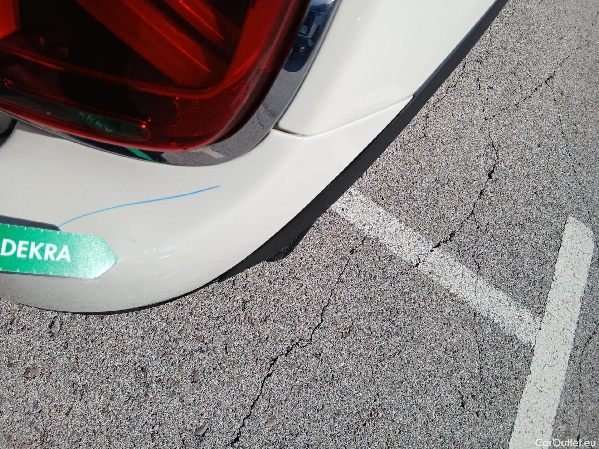  Mini  Cooper MINI MINI / 2014 / 5P / berlina con portón ONE 5 PUERTAS (CX) #35