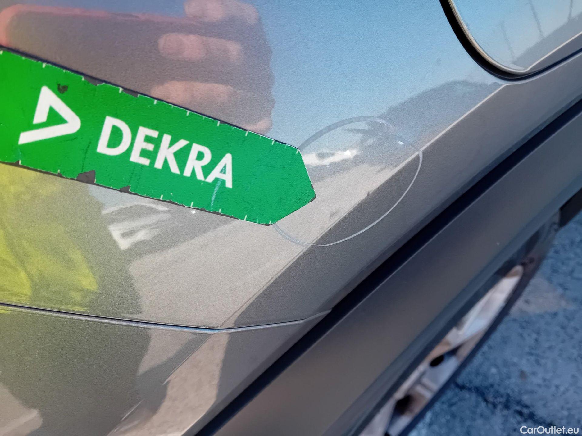  Nissan  Juke NISSAN  / 2019 / 5P / crossover DIG-T 84 kW (114 CV) DCT 7 V N-Connecta (AC2) #5