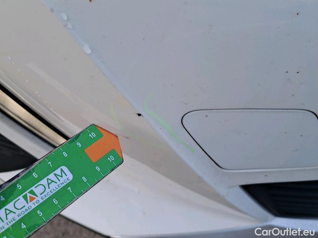  Peugeot  2008 PEUGEOT  / 2019 / 5P / todoterreno Allure BlueHDI 81kW (110CV) #25