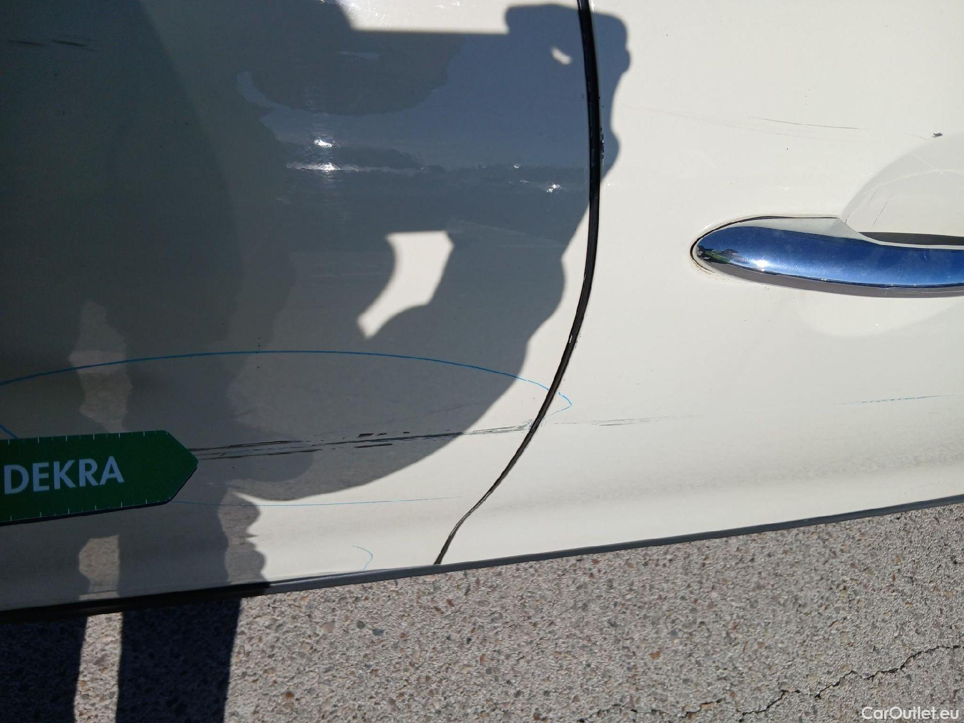  Mini  Cooper MINI MINI / 2014 / 5P / berlina con portón ONE 5 PUERTAS (CX) #41