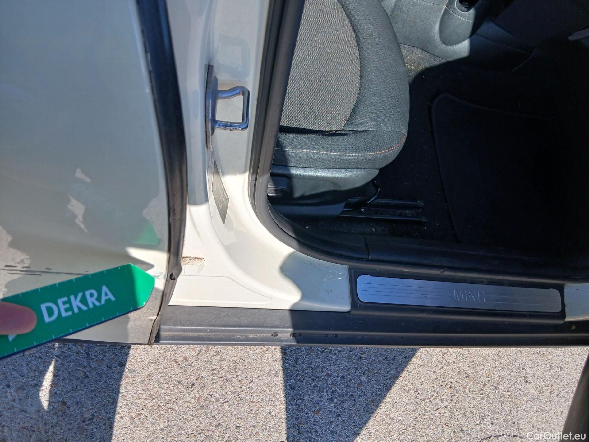  Mini  Cooper MINI MINI / 2014 / 5P / berlina con portón ONE 5 PUERTAS (CX) #21