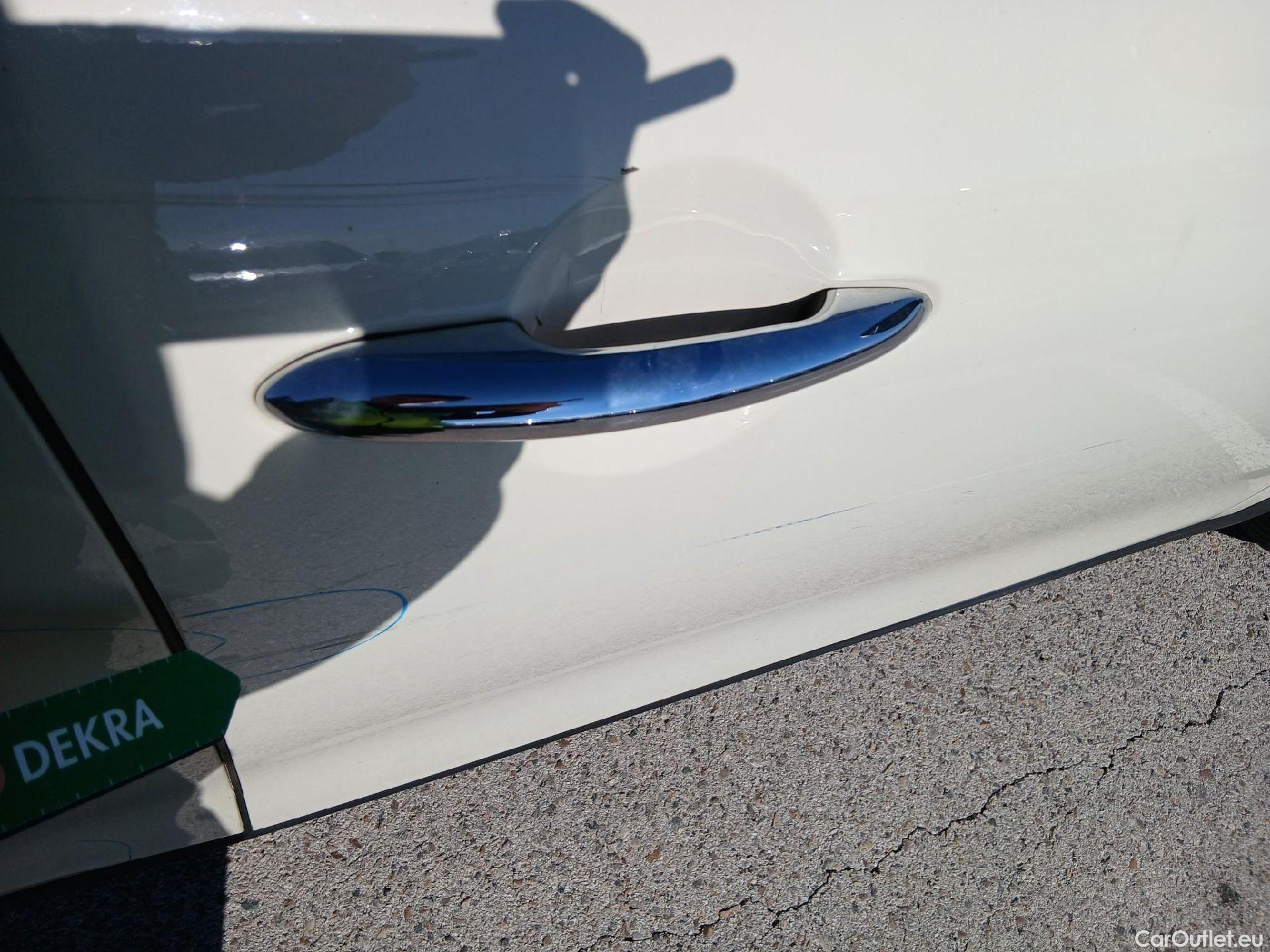  Mini  Cooper MINI MINI / 2014 / 5P / berlina con portón ONE 5 PUERTAS (CX) #43