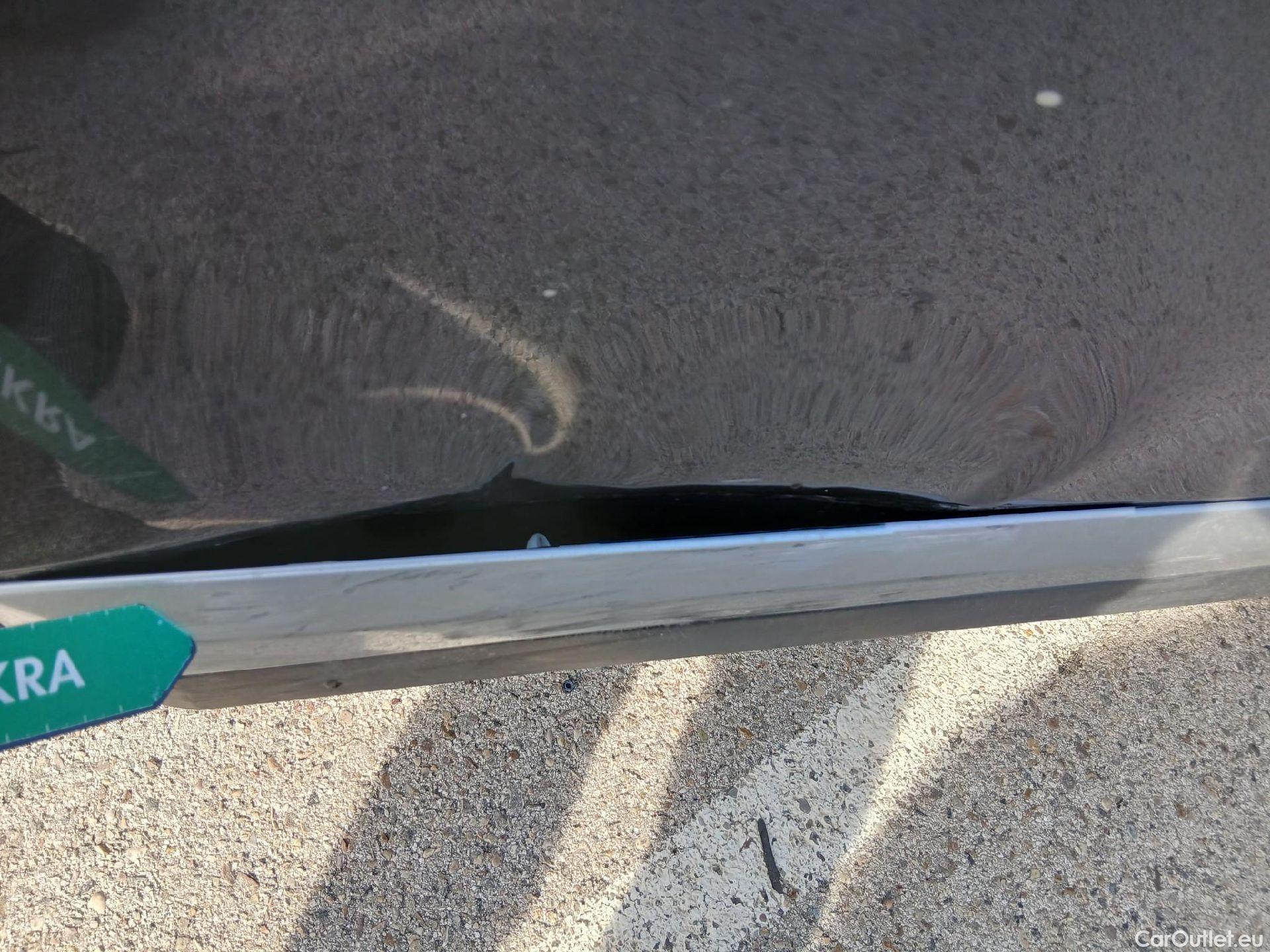  Peugeot  2008 PEUGEOT  / 2019 / 5P / todoterreno Allure Pack Puretech 130 S&S EAT8 (AC2) #39