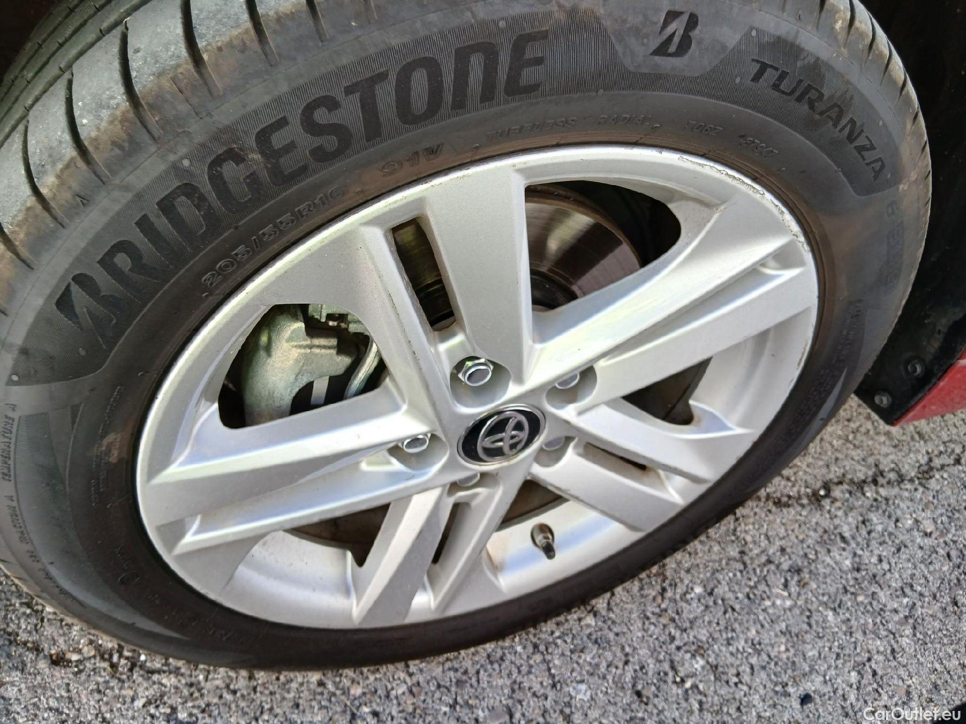  Toyota  Corolla TOYOTA  / 2019 / 5P / berlina con portón 1.8 125H BUSINESS PLUS E-CVT #15