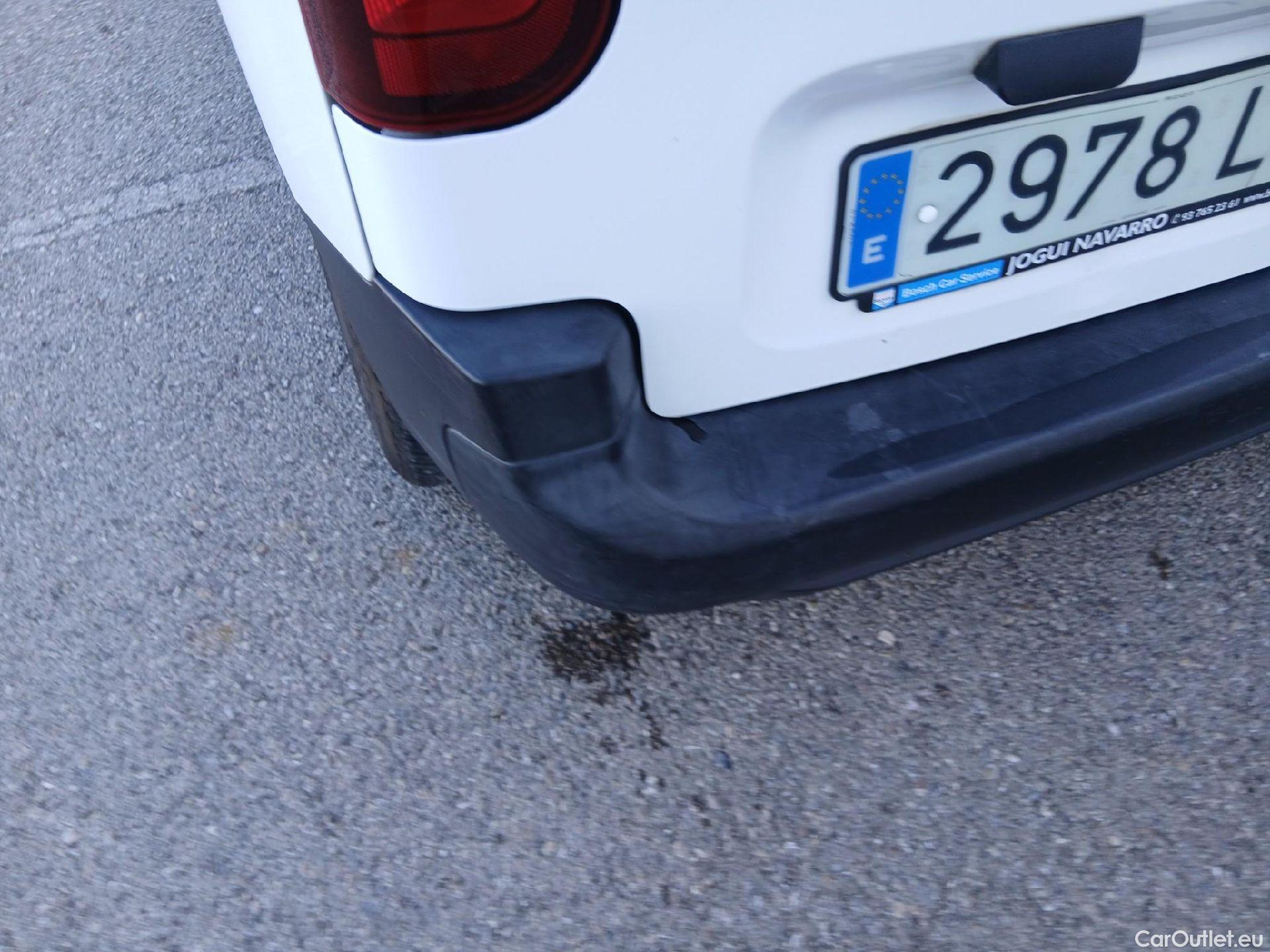  Citroen  Berlingo CITROEN  / 2018 / 4P / combi Talla M BlueHDi 100 LIVE (AC) #21