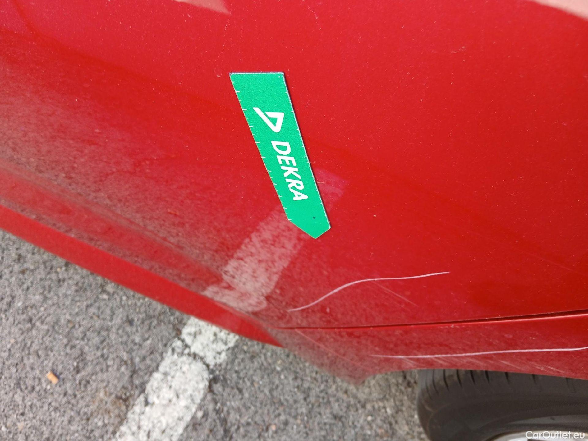  Toyota  Corolla TOYOTA  / 2019 / 5P / berlina con portón 1.8 125H BUSINESS PLUS E-CVT #25