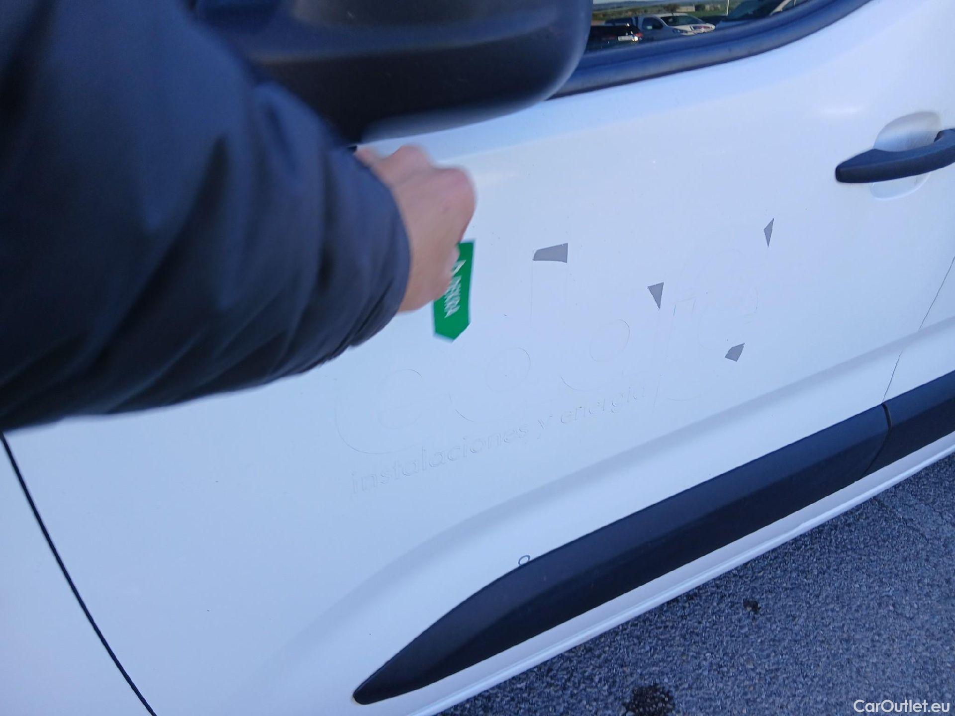  Citroen  Berlingo CITROEN  / 2018 / 4P / combi Talla M BlueHDi 100 LIVE (AC) #10