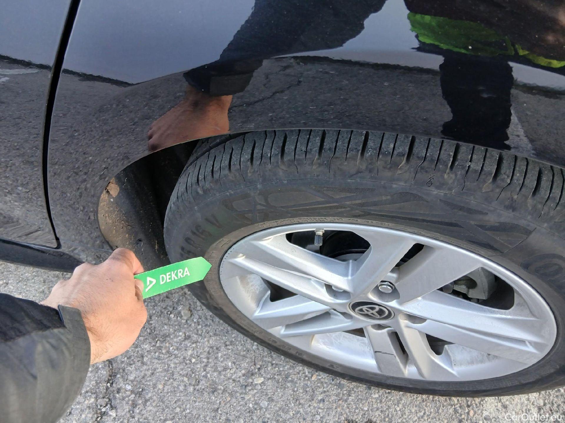  Toyota  Corolla TOYOTA  1.8 125H ACTIVE TECH E-CVT #16