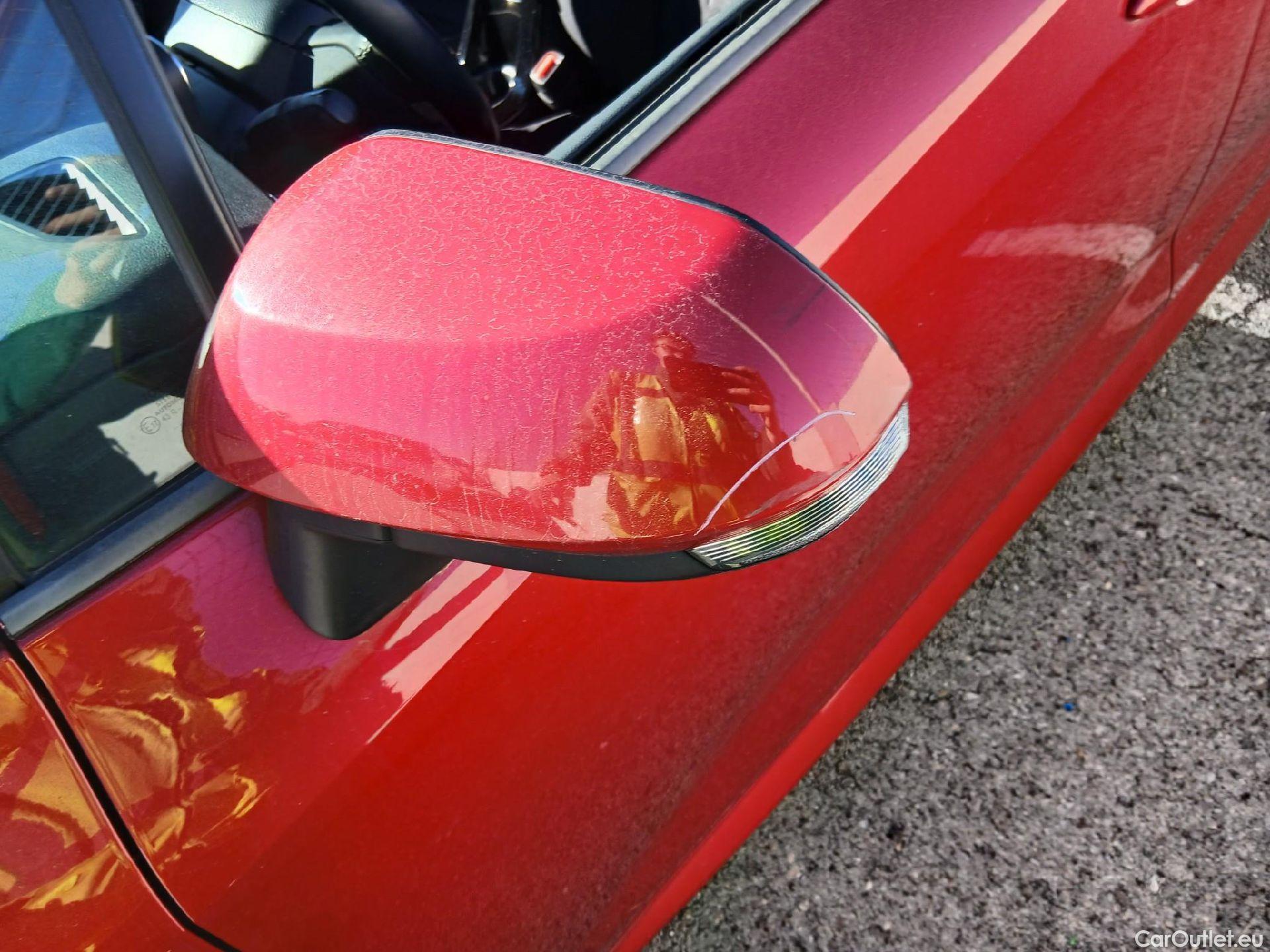  Toyota  Corolla TOYOTA  / 2019 / 5P / berlina con portón 1.8 125H BUSINESS PLUS E-CVT #18