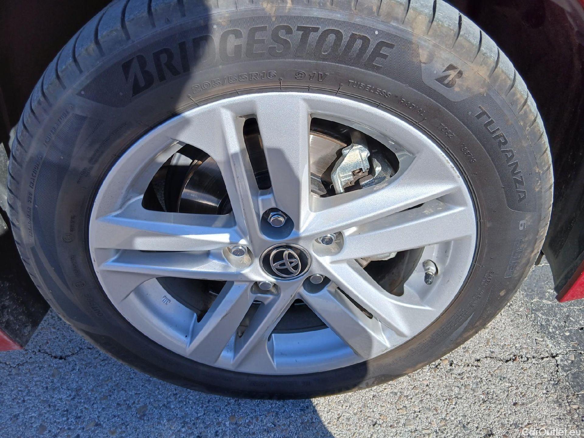  Toyota  Corolla TOYOTA  / 2019 / 5P / berlina con portón 1.8 125H BUSINESS PLUS E-CVT #55