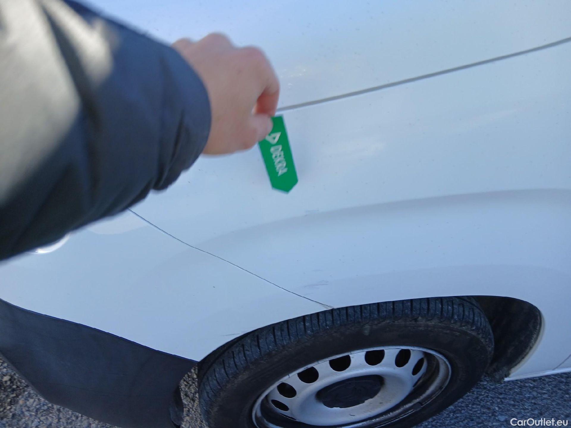  Citroen  Berlingo CITROEN  / 2018 / 4P / combi Talla M BlueHDi 100 LIVE (AC) #8