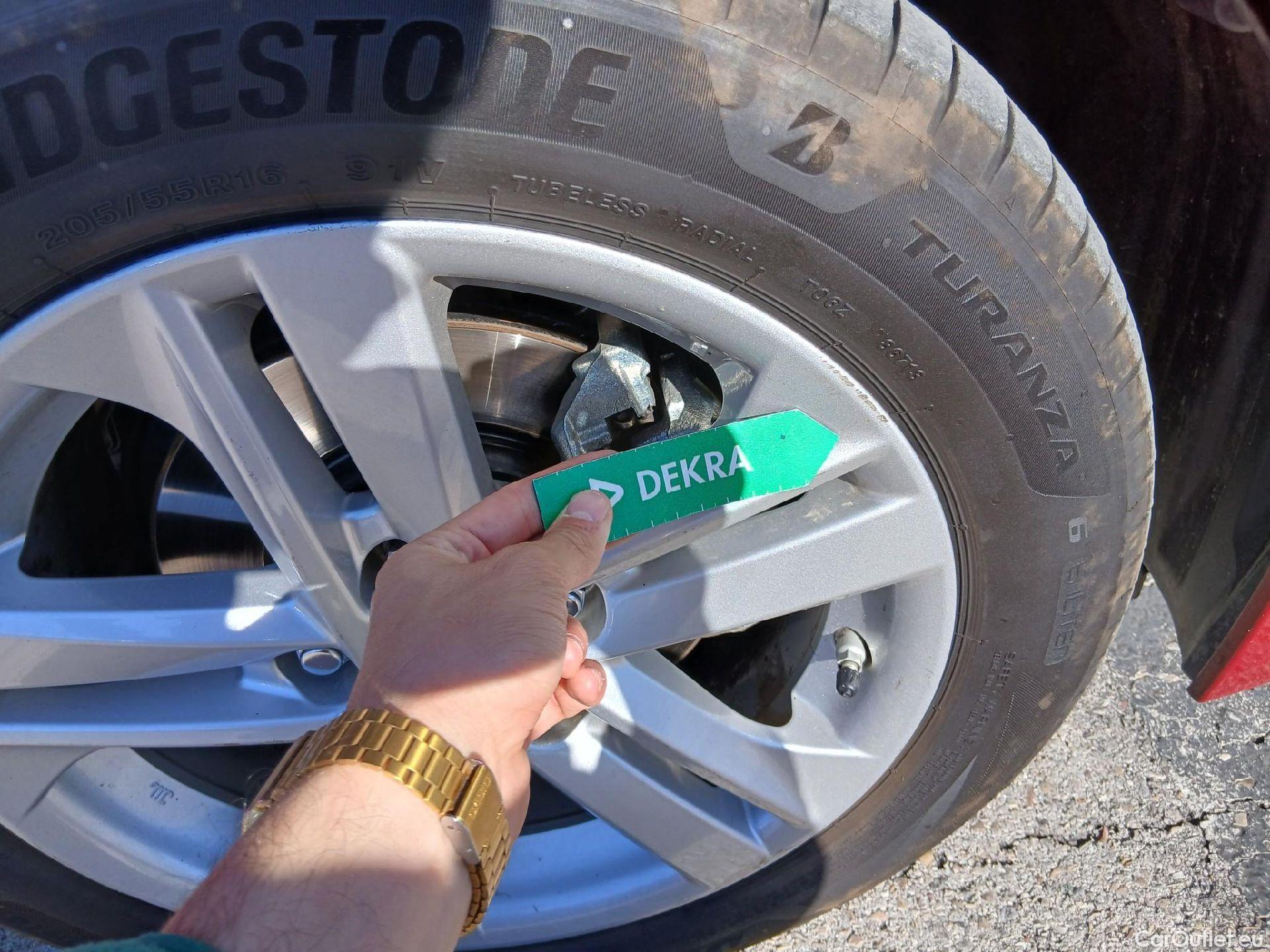  Toyota  Corolla TOYOTA  / 2019 / 5P / berlina con portón 1.8 125H BUSINESS PLUS E-CVT #54