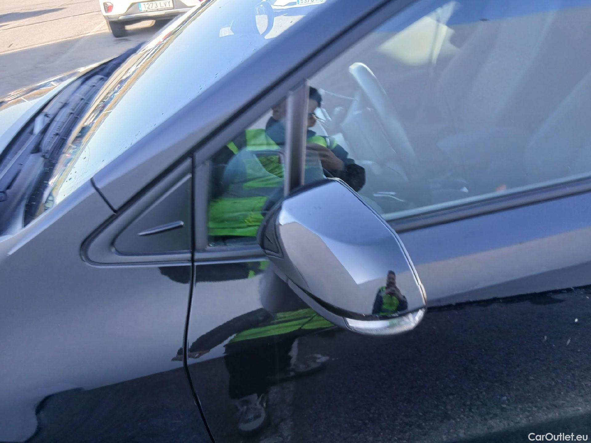  Toyota  Corolla TOYOTA  1.8 125H ACTIVE TECH E-CVT #11