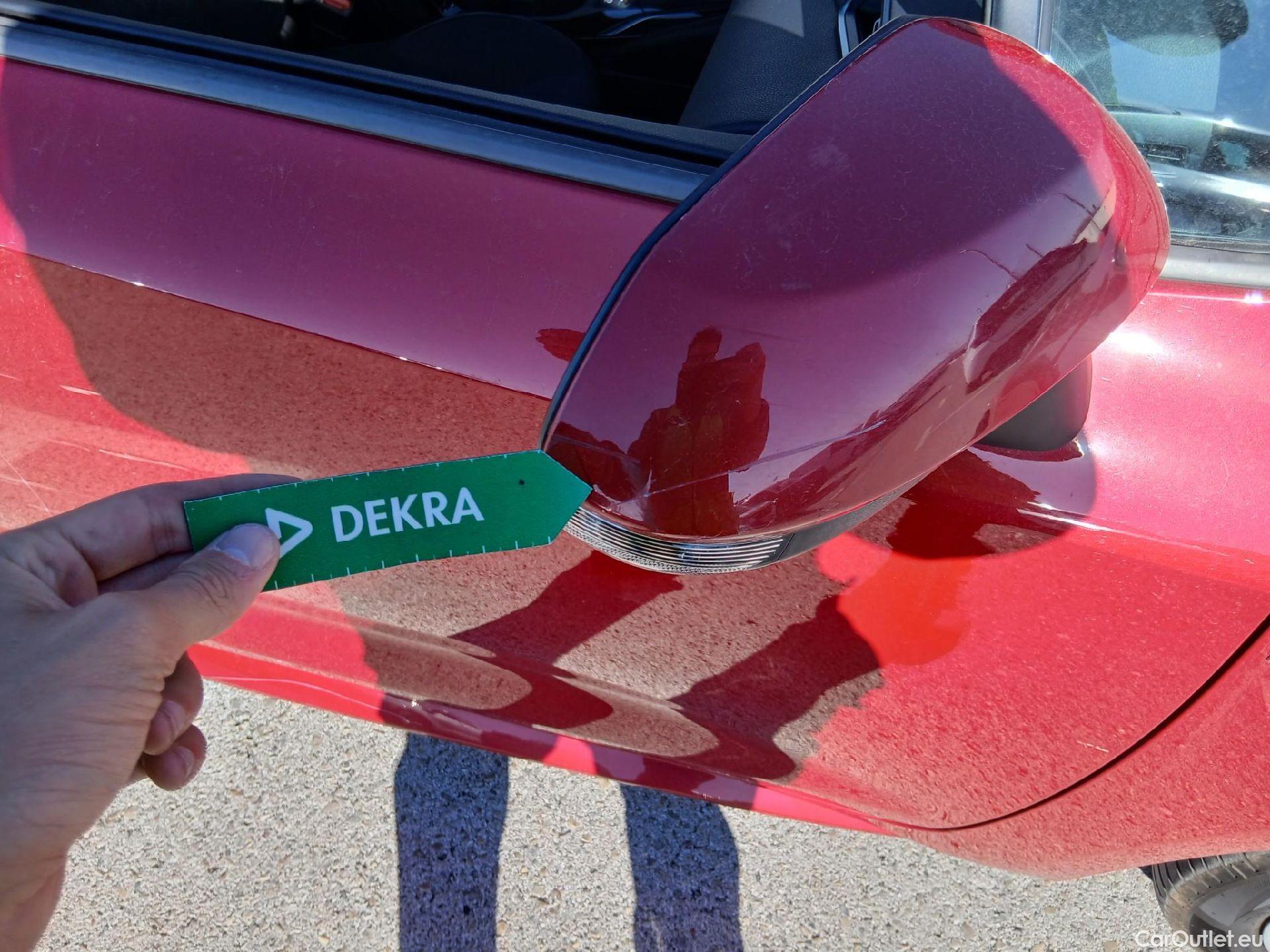  Toyota  Corolla TOYOTA  / 2019 / 5P / berlina con portón 1.8 125H BUSINESS PLUS E-CVT #48