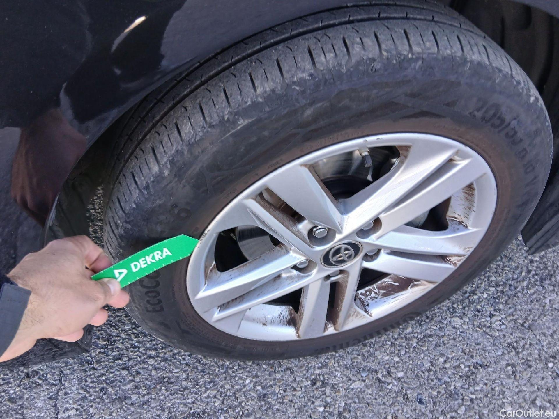  Toyota  Corolla TOYOTA  1.8 125H ACTIVE TECH E-CVT #30