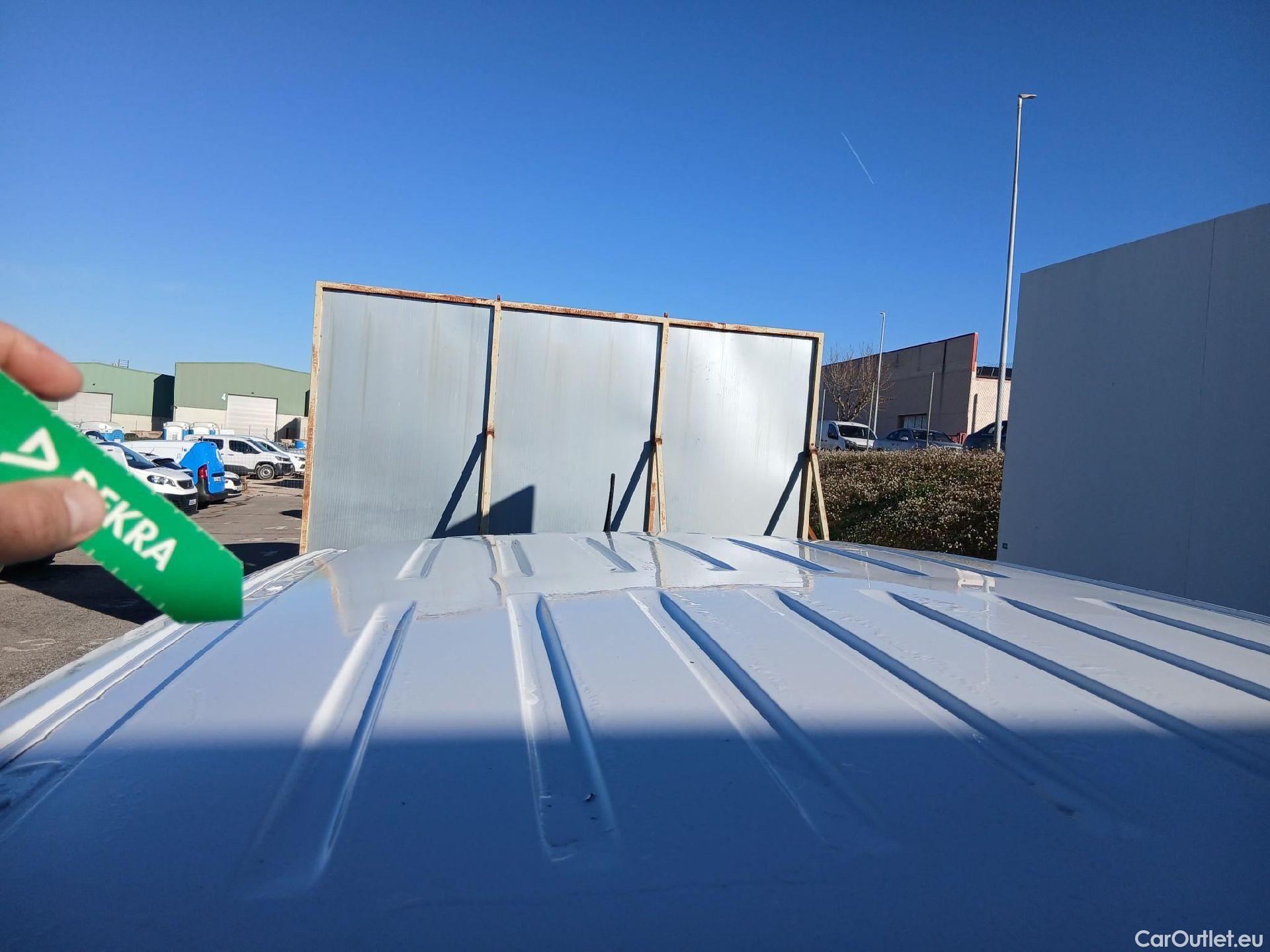  Citroen  Berlingo CITROEN  / 2018 / 4P / combi Talla M BlueHDi 100 LIVE (AC) #18