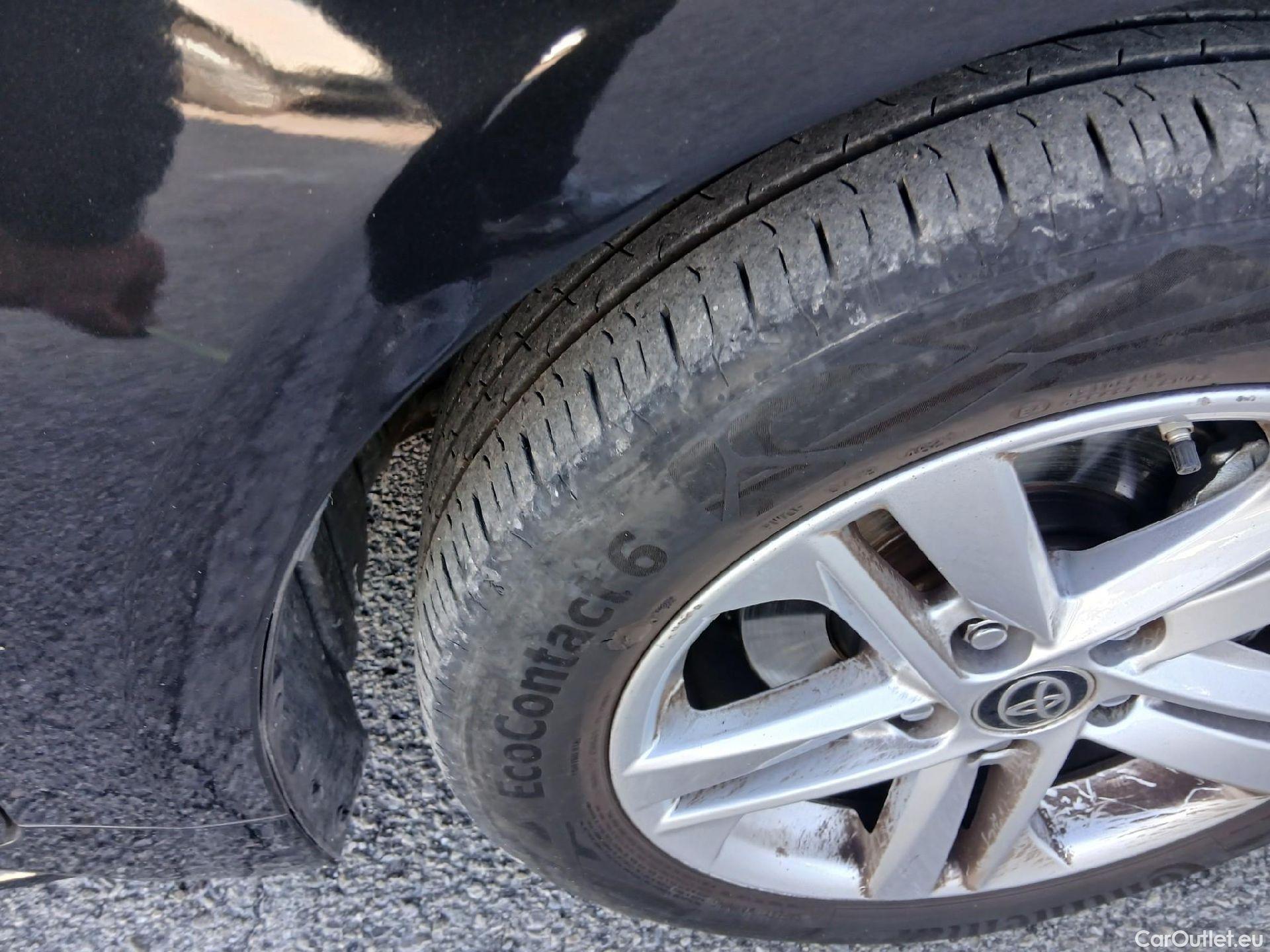  Toyota  Corolla TOYOTA  1.8 125H ACTIVE TECH E-CVT #31