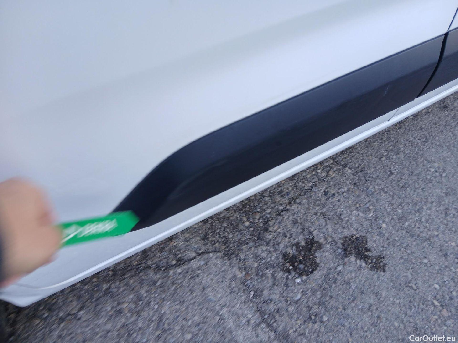  Citroen  Berlingo CITROEN  / 2018 / 4P / combi Talla M BlueHDi 100 LIVE (AC) #29