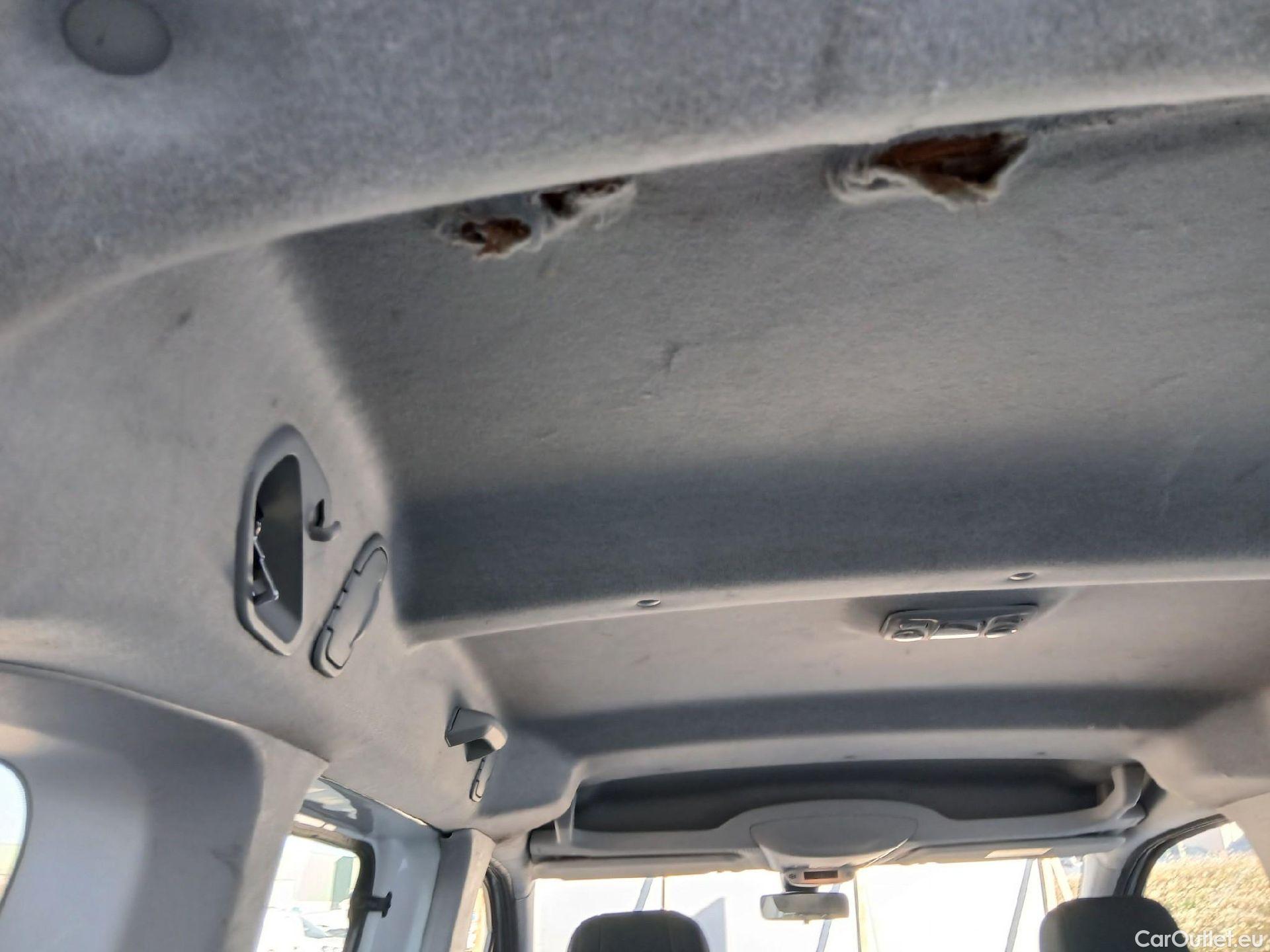  Citroen  Berlingo CITROEN  / 2018 / 4P / combi Talla M BlueHDi 100 LIVE (AC) #42