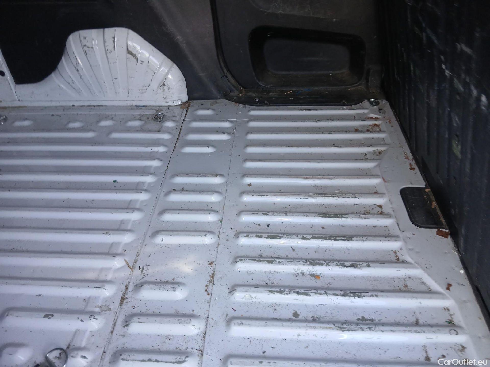  Opel  Combo OPEL  / 2018 / 3P / furgón derivado de turismo 1.5 TD 75kW (100CV) Express L H1 650kg #42