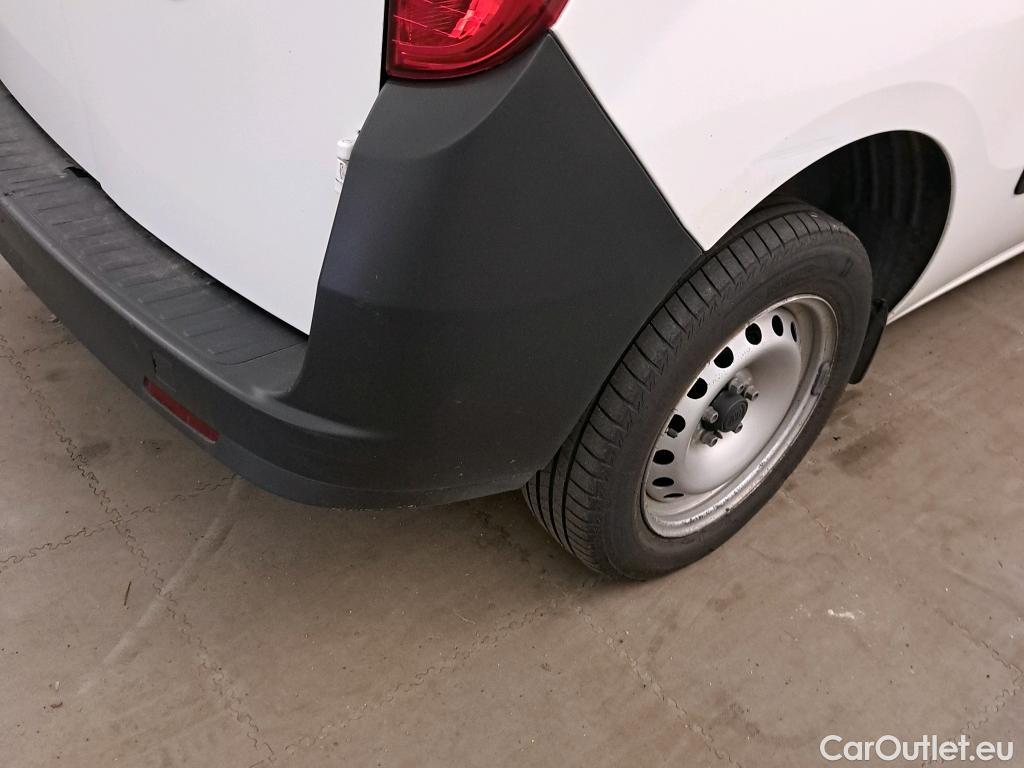  Fiat  Doblo FIAT Doblò Cargo/2015/4P/furgón derivado de turismo Cargo SX 1.3 Mjet 70 kW (95 CV) #12