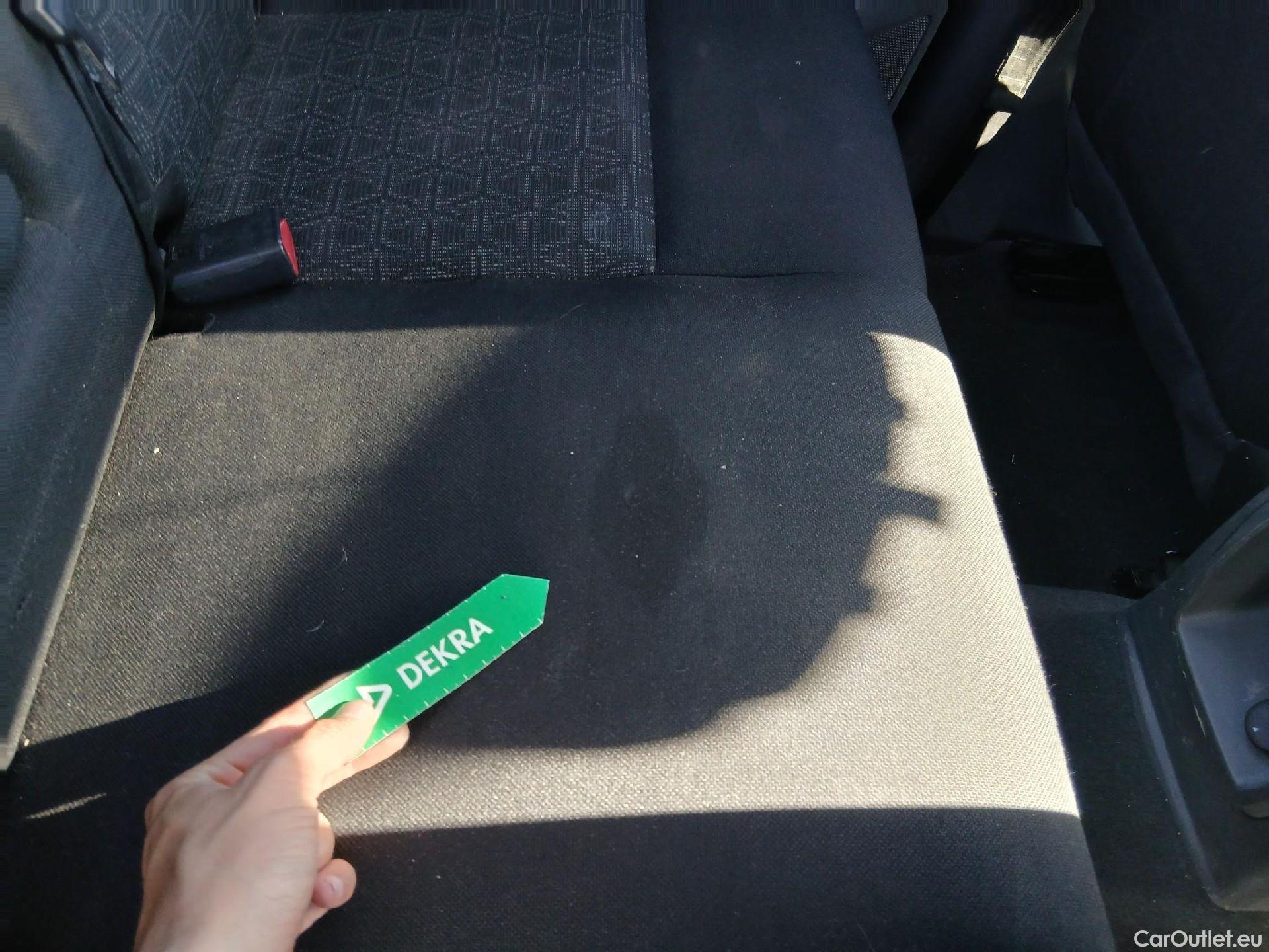  Ford  Ranger FORD  VU 4p 6G pickup 2.2 TDCi 118kW 4x4 Doble Cab. XL S/S #38