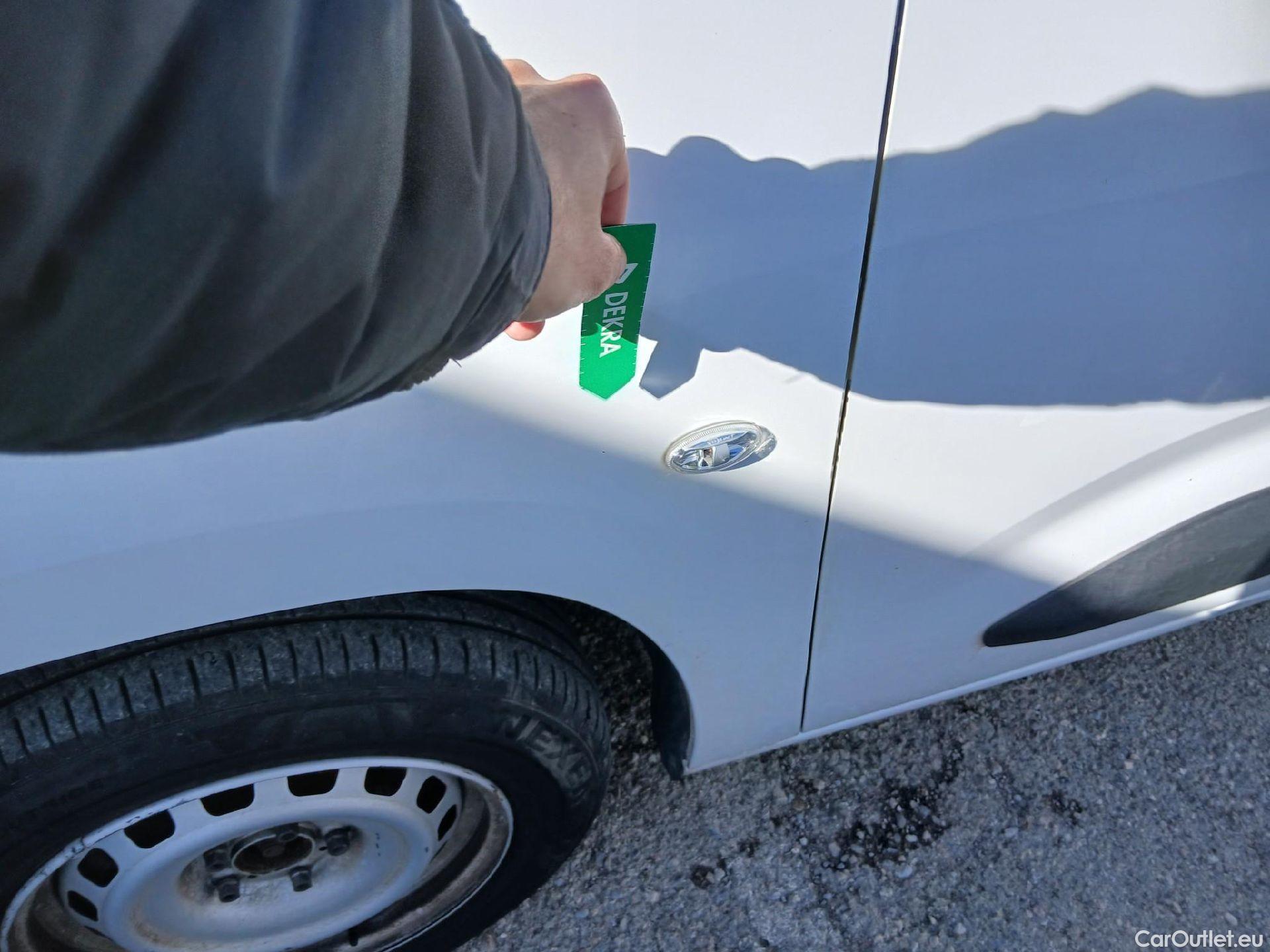  Opel  Combo OPEL  / 2018 / 3P / furgón derivado de turismo 1.5 TD 75kW (100CV) Express L H1 650kg #7