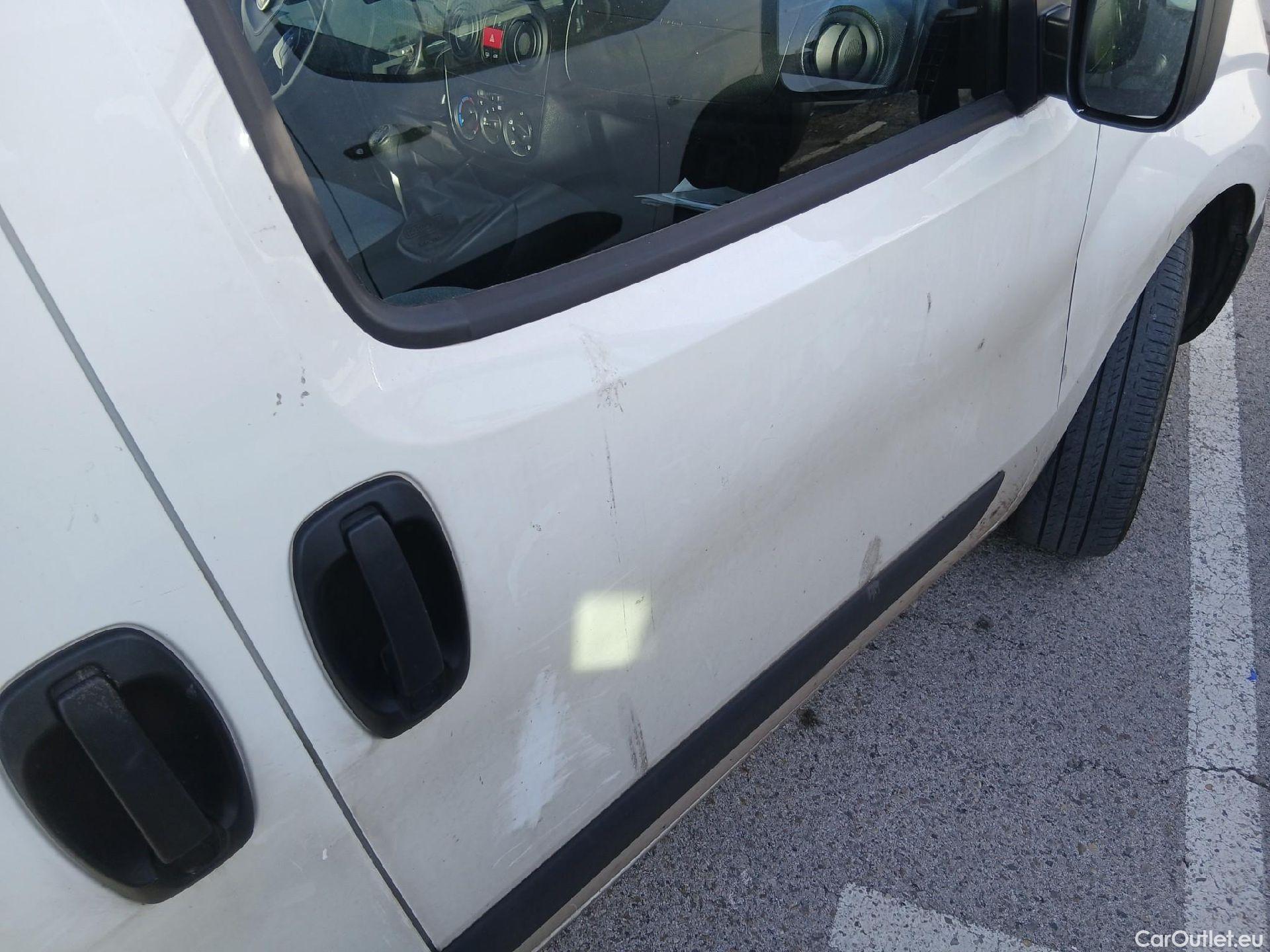  Fiat  Qubo FIAT Fiorino / 2016 / 4P / furgón derivado de turismo Cargo SX N1 1.3 MJet 70 kW (95 CV) #29