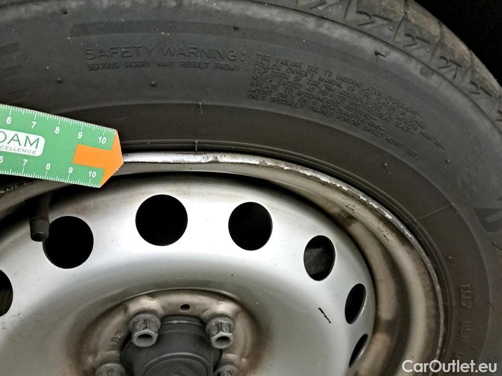  Fiat  Doblo FIAT Doblò Cargo/2015/4P/furgón derivado de turismo Cargo SX 1.3 Mjet 70 kW (95 CV) #26