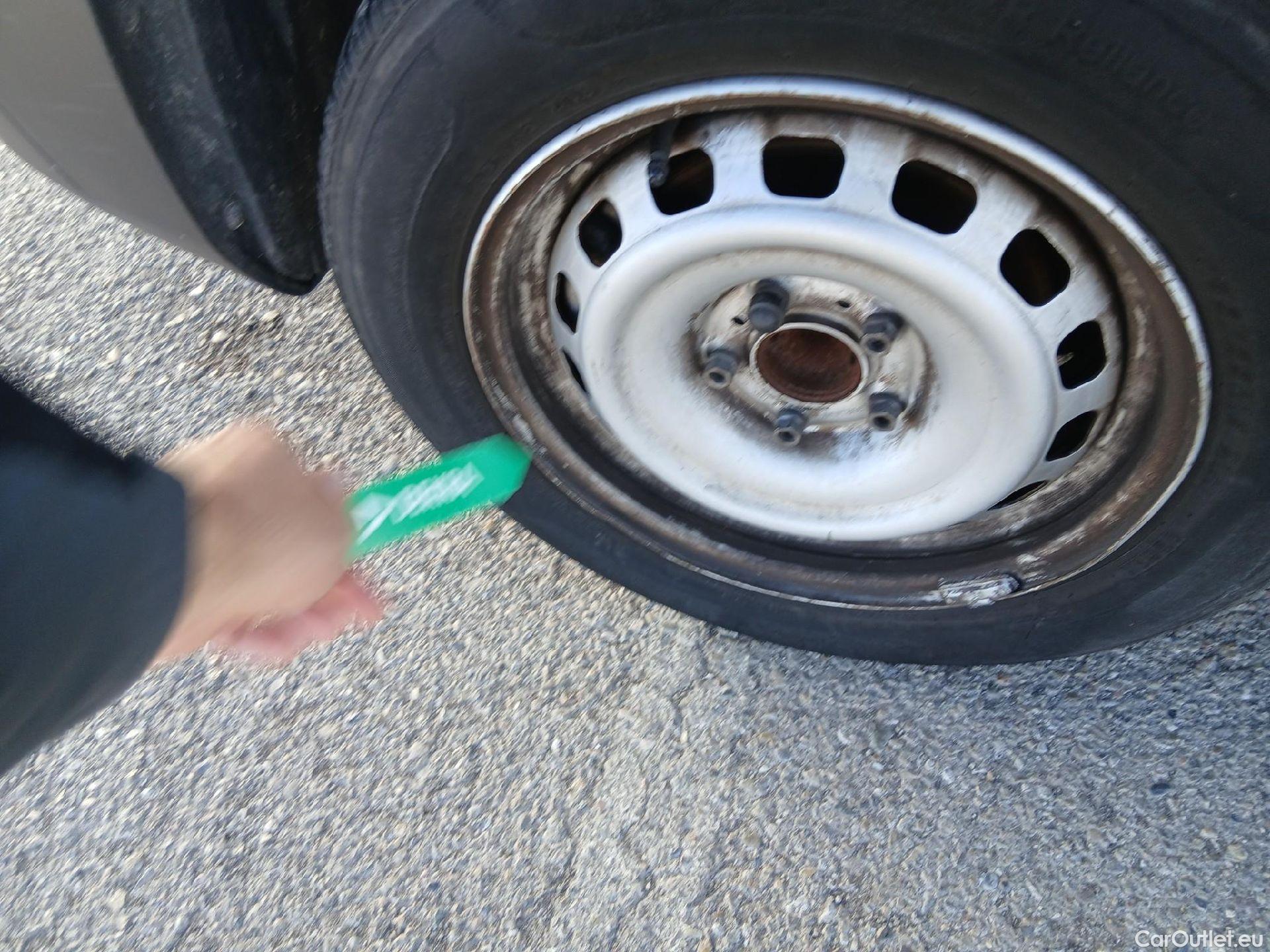  Opel  Combo OPEL  / 2018 / 3P / furgón derivado de turismo 1.5 TD 75kW (100CV) Express L H1 650kg #33