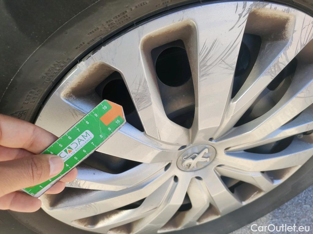  Peugeot  RIFTER PEUGEOT  / 2018 / 4P / monovolumen compacto Access Standard BlueHDi 73kW #35