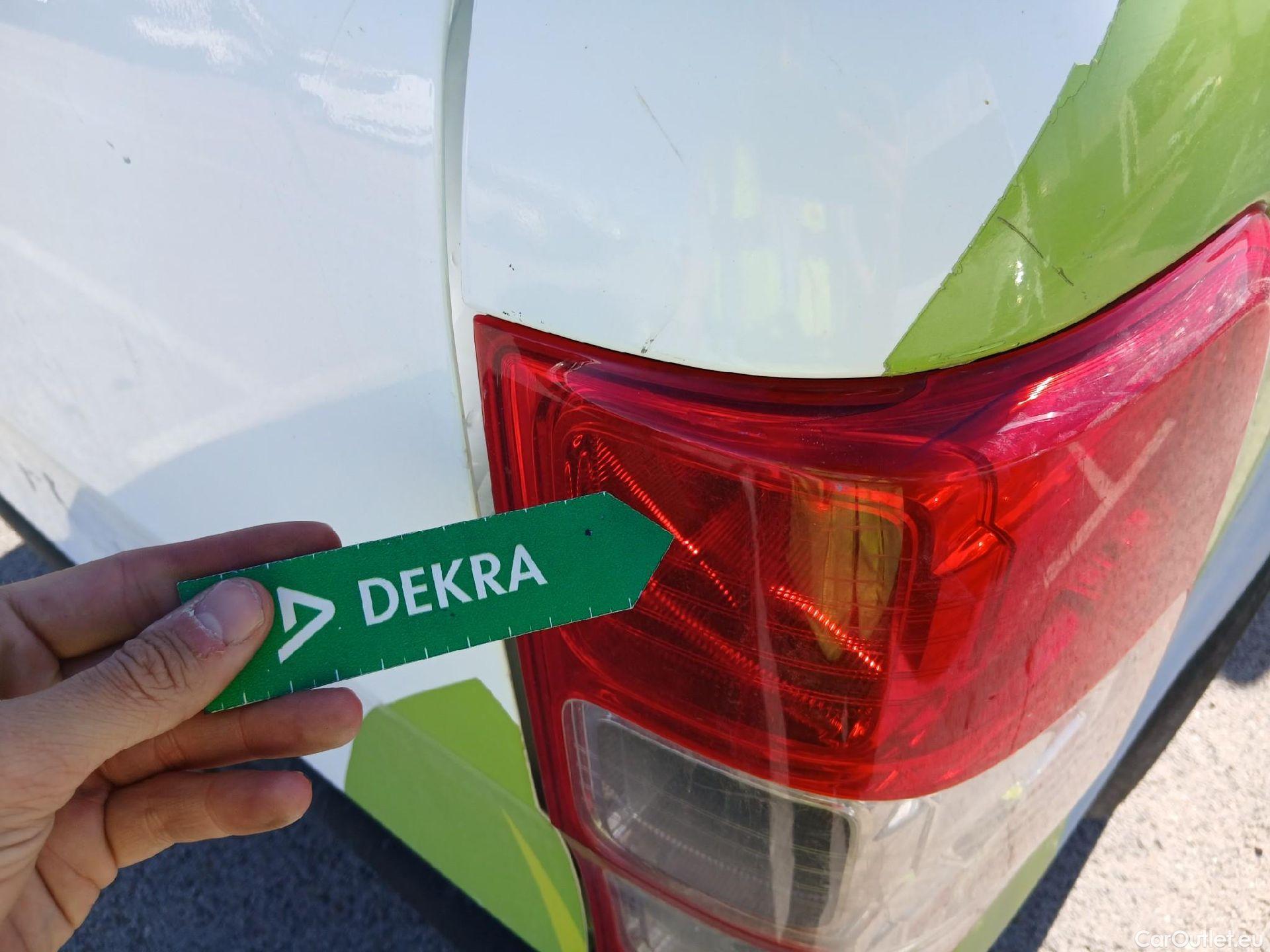  Ford  Ranger FORD  VU 4p 6G pickup 2.2 TDCi 118kW 4x4 Doble Cab. XL S/S #32