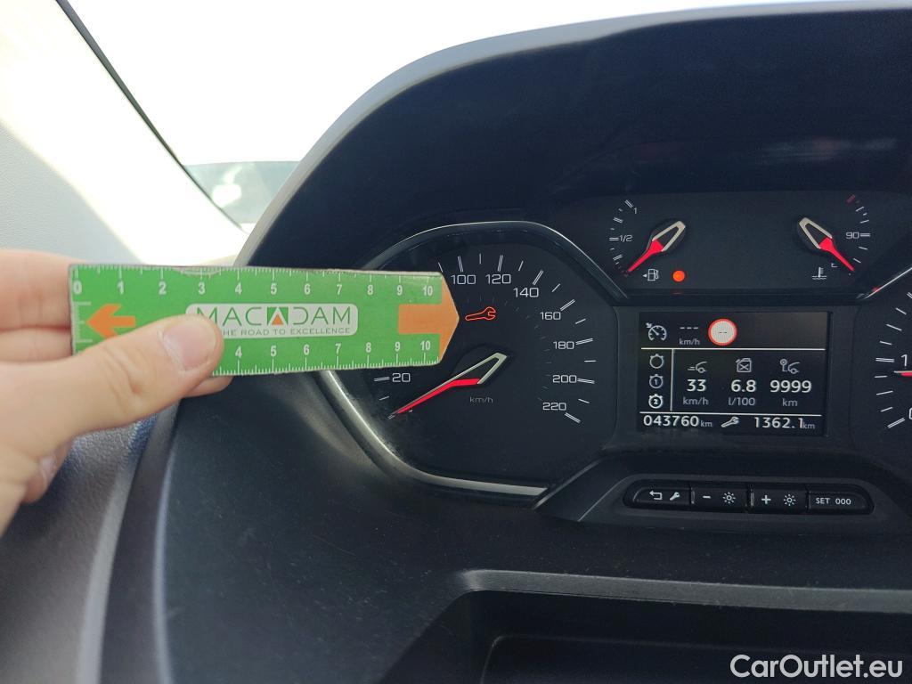  Peugeot  RIFTER PEUGEOT  / 2018 / 5P / monovolumen compacto Active Long BlueHDi 73kW #41