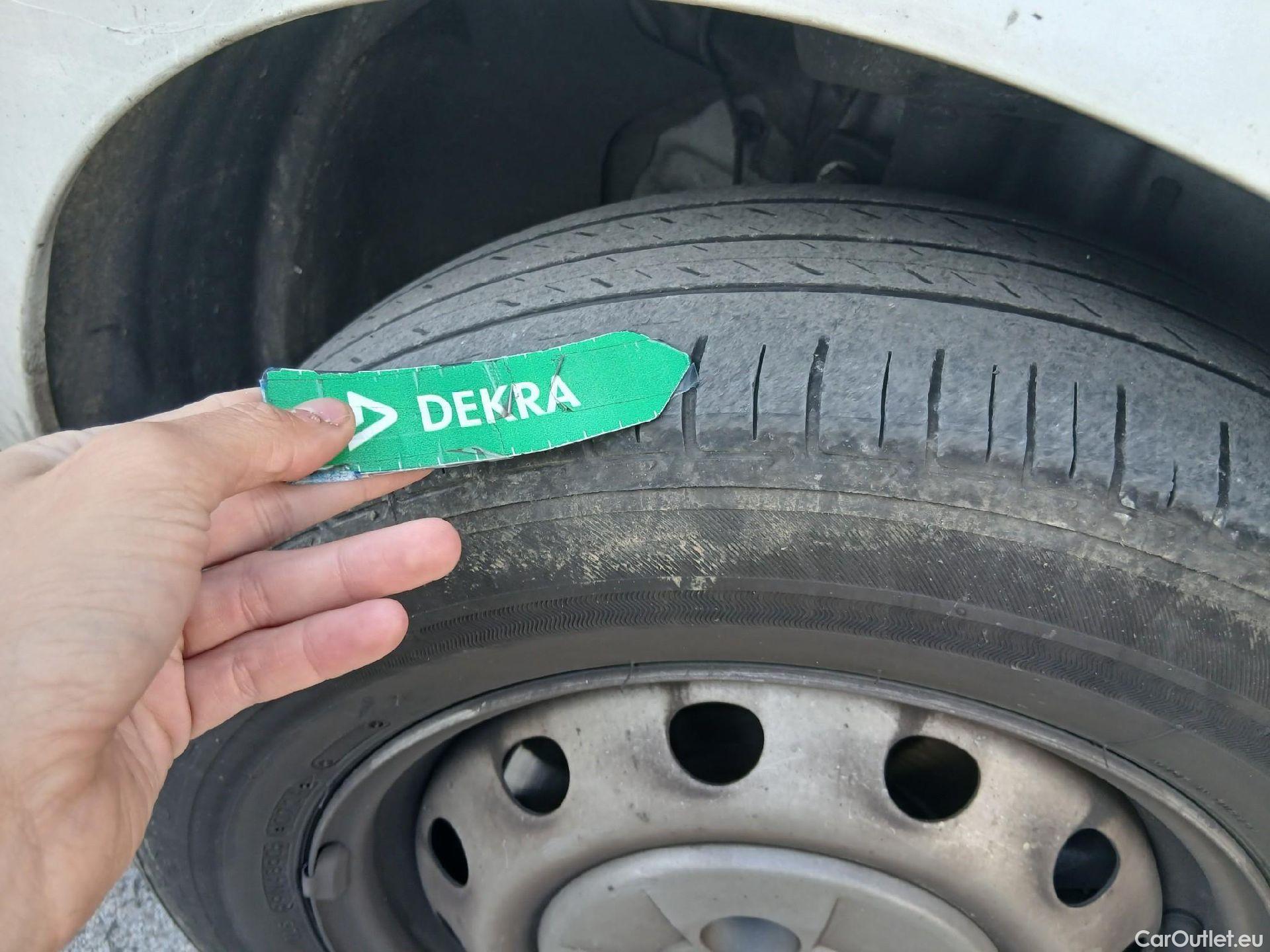  Fiat  Qubo FIAT Fiorino / 2016 / 4P / furgón derivado de turismo Cargo SX N1 1.3 MJet 70 kW (95 CV) #33