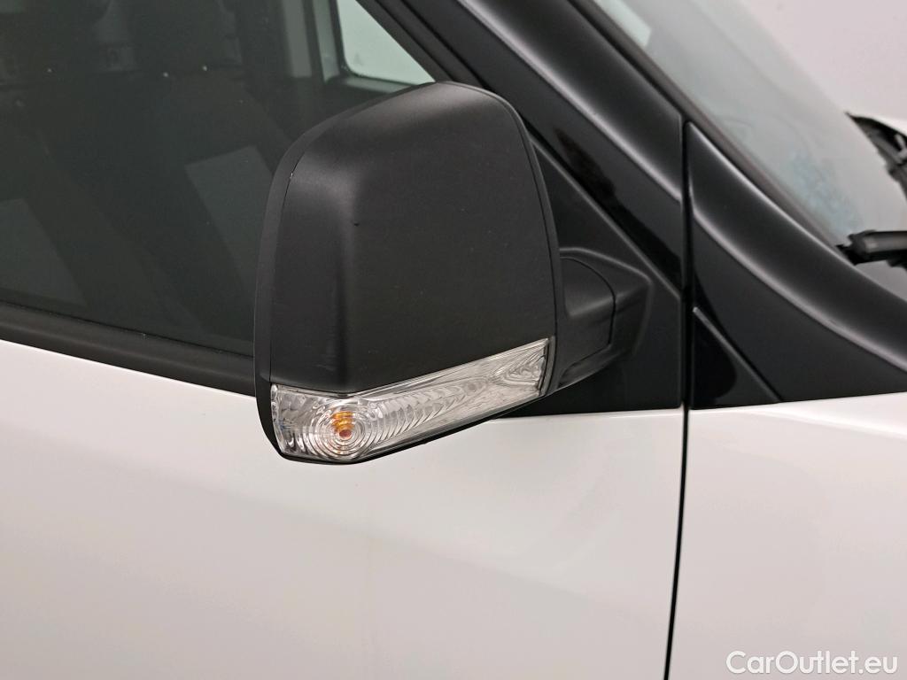  Fiat  Doblo FIAT Doblò Cargo/2015/4P/furgón derivado de turismo Cargo SX 1.3 Mjet 70 kW (95 CV) #30