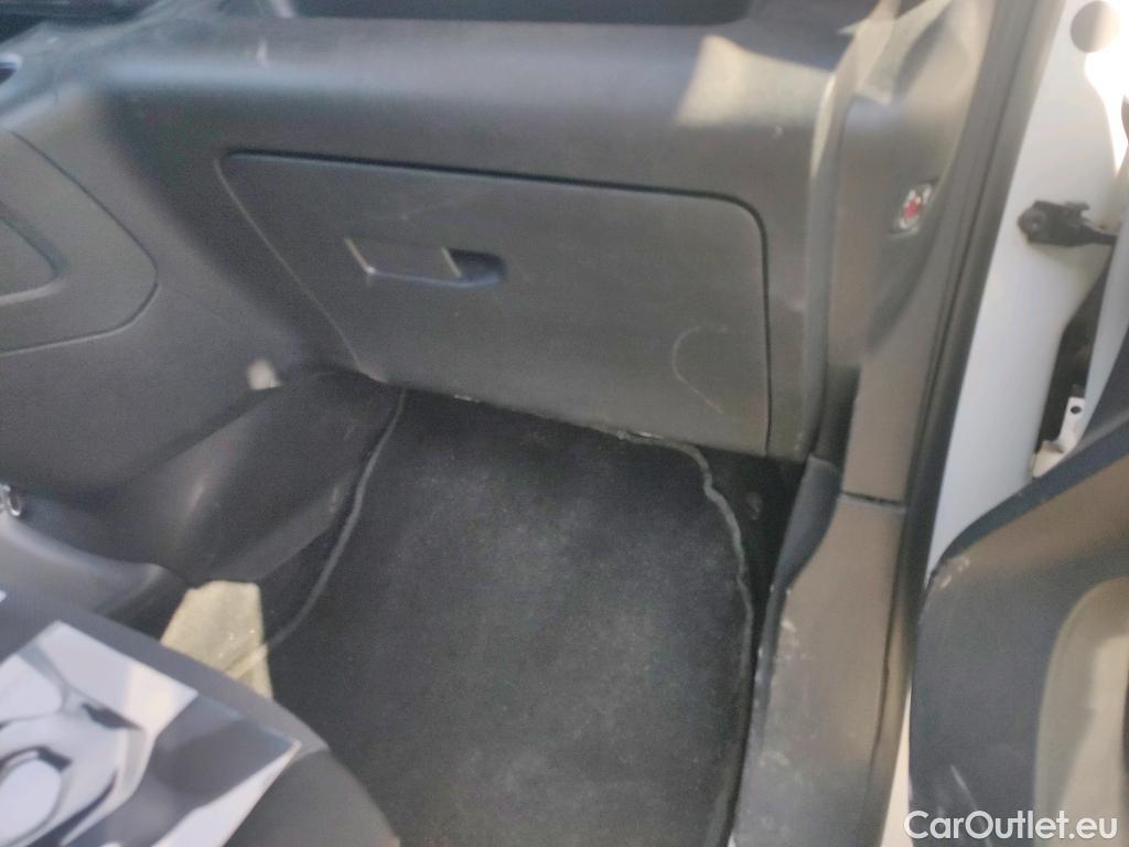  Peugeot  RIFTER PEUGEOT  / 2018 / 4P / monovolumen compacto Access Standard BlueHDi 73kW #24