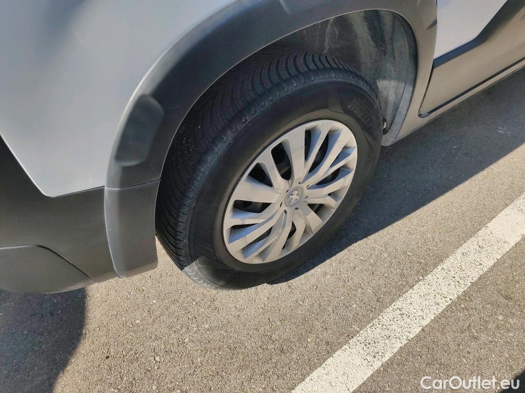  Peugeot  RIFTER PEUGEOT  / 2018 / 4P / monovolumen compacto Access Standard BlueHDi 73kW #36