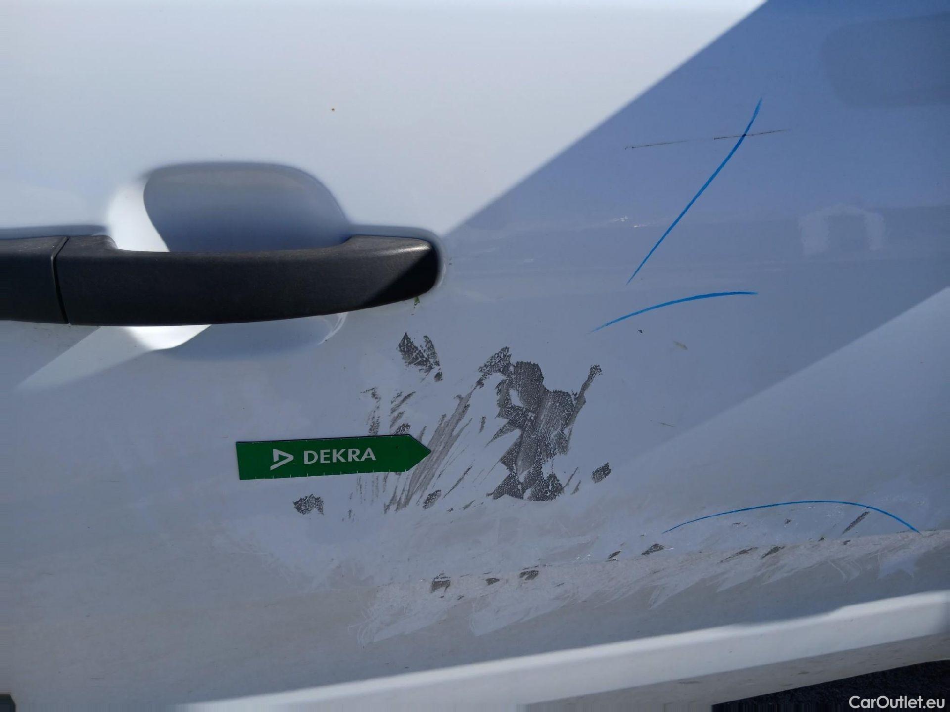  Ford  Ranger FORD  VU 4p 6G pickup 2.2 TDCi 118kW 4x4 Doble Cab. XL S/S #43