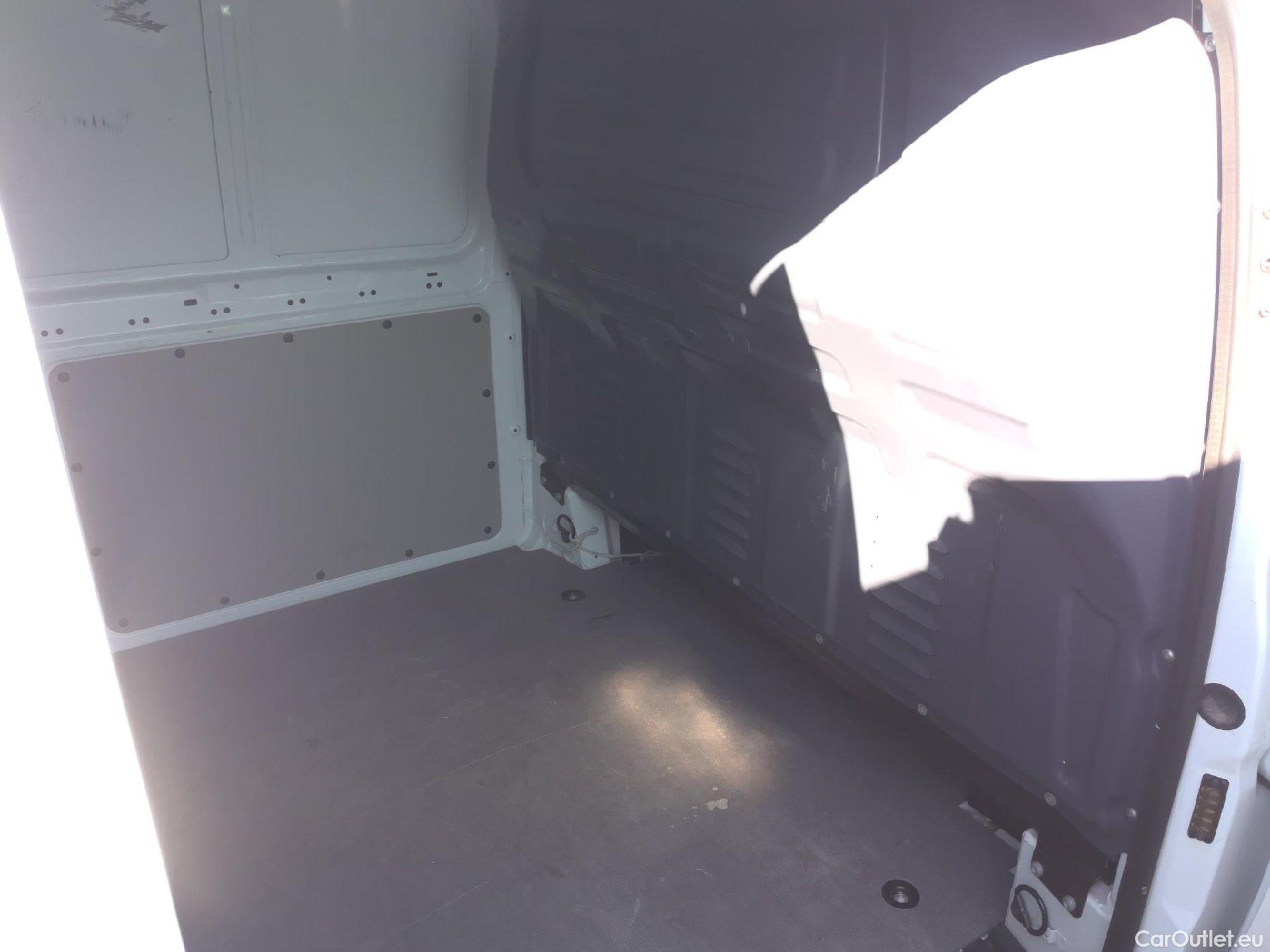  Mercedes  Vito  Furgón 109/110/111/114 CDI FWD Larga (447.603) 1.7 135CV MT6 E6dT #8