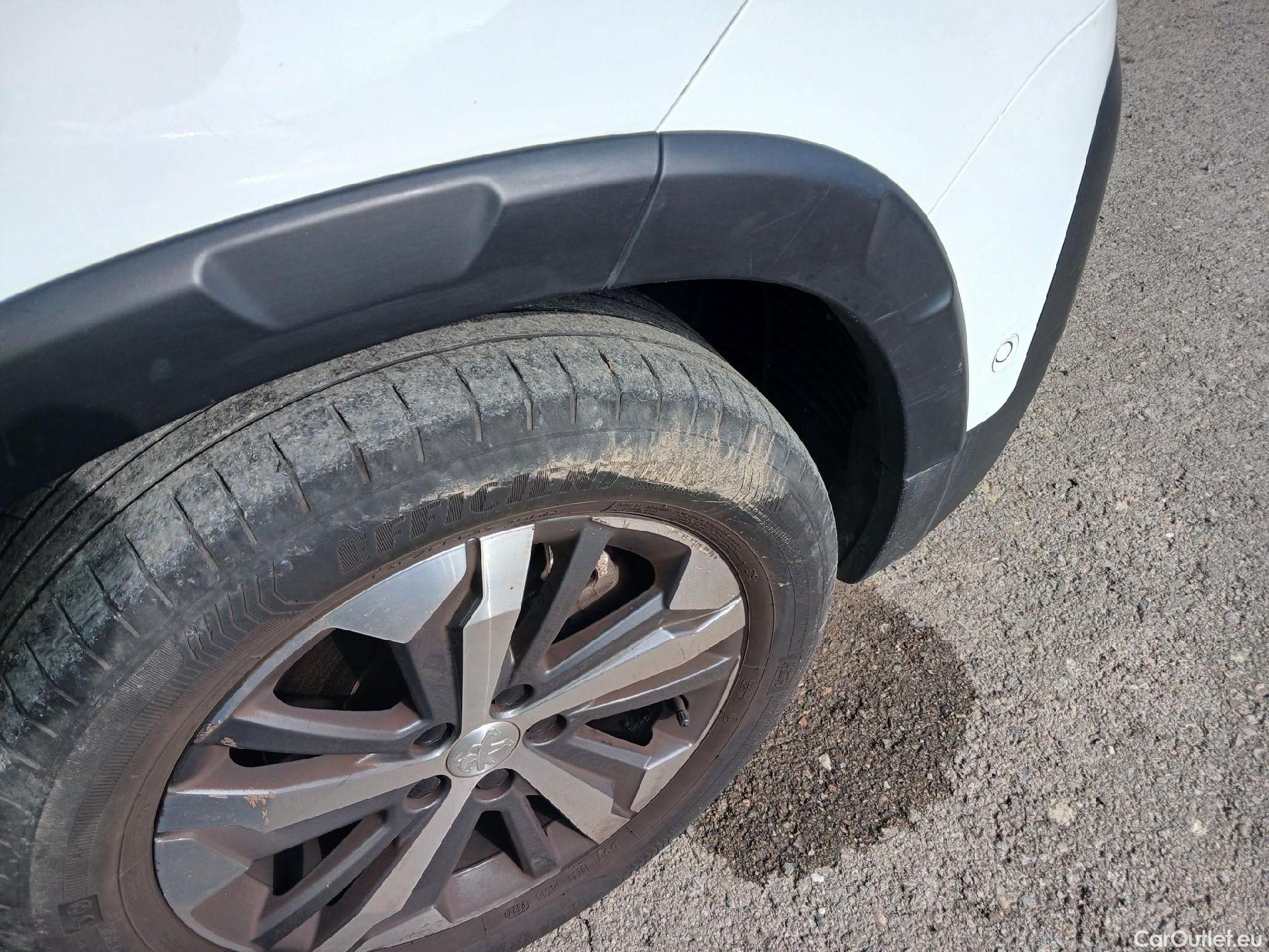  Peugeot  RIFTER PEUGEOT  / 2018 / 5P / monovolumen compacto GT Line Standard BlueHDi 96kW #26