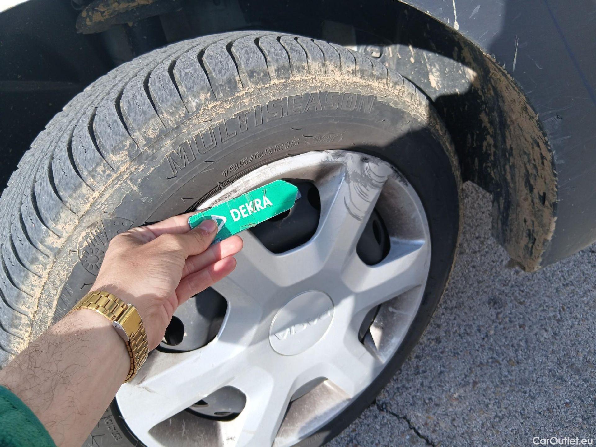  Dacia  Dokker DACIA  VU 4p 1G furgón derivado de Van Ambiance dCi 66kW (90CV) EU6 #40