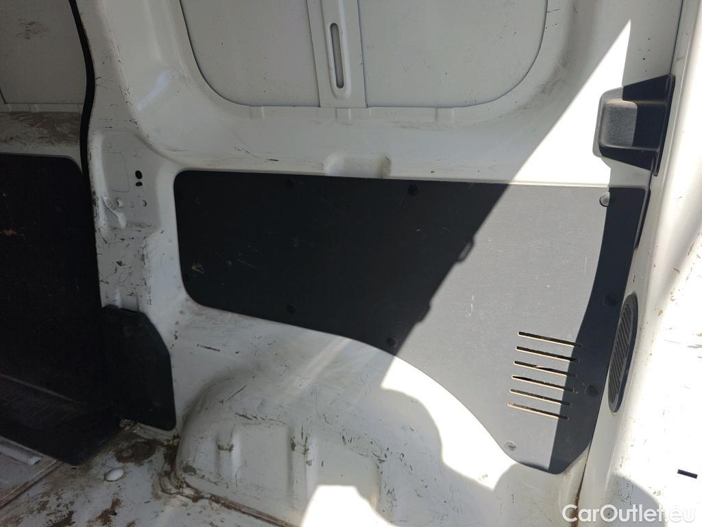  Peugeot  Expert PEUGEOT  / 2016 / 4P / furgón Furgón Premium 1.5 BlueHDi 100 Standard (AC) #16