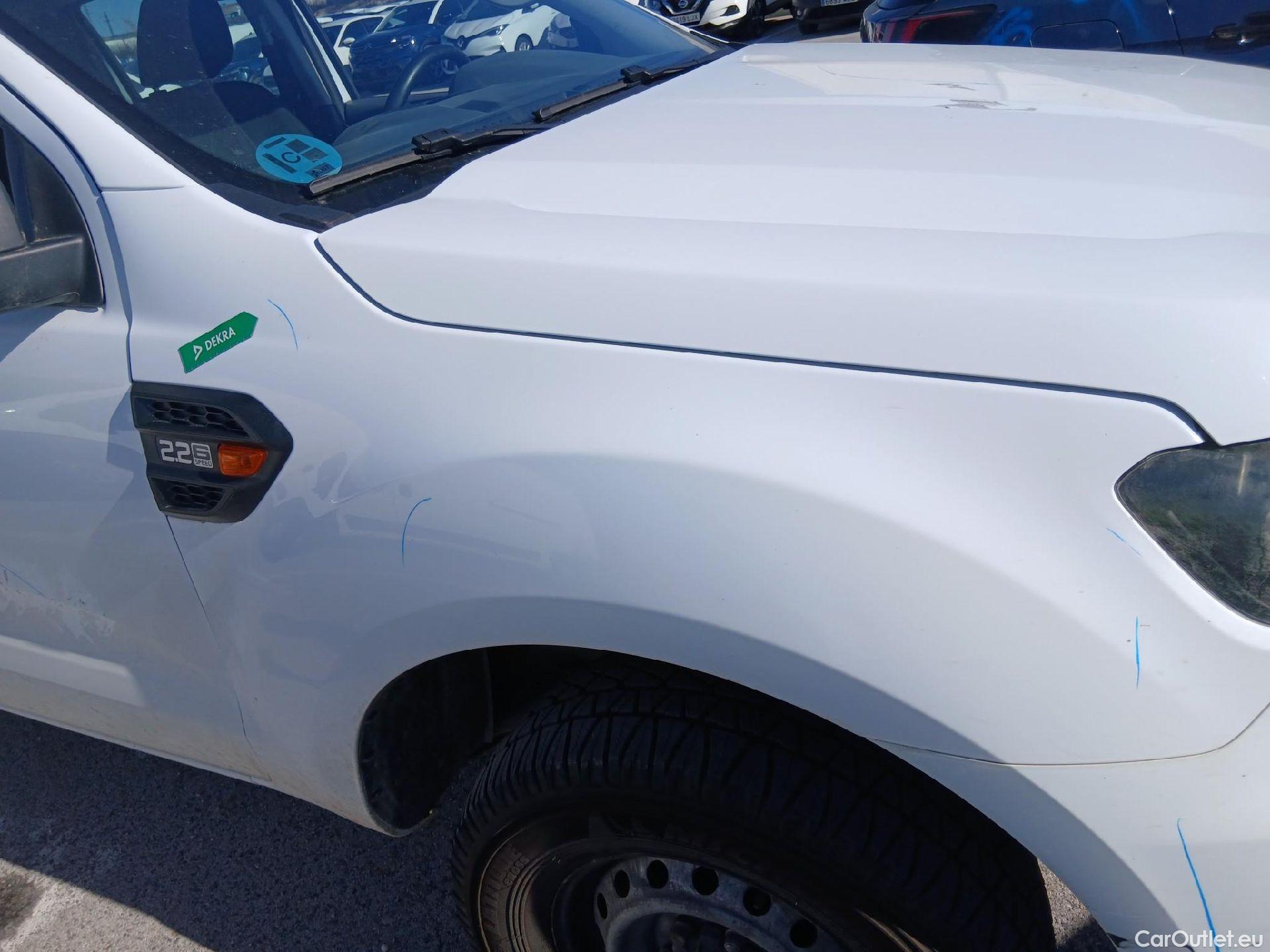  Ford  Ranger FORD  VU 4p 6G pickup 2.2 TDCi 118kW 4x4 Doble Cab. XL S/S #46